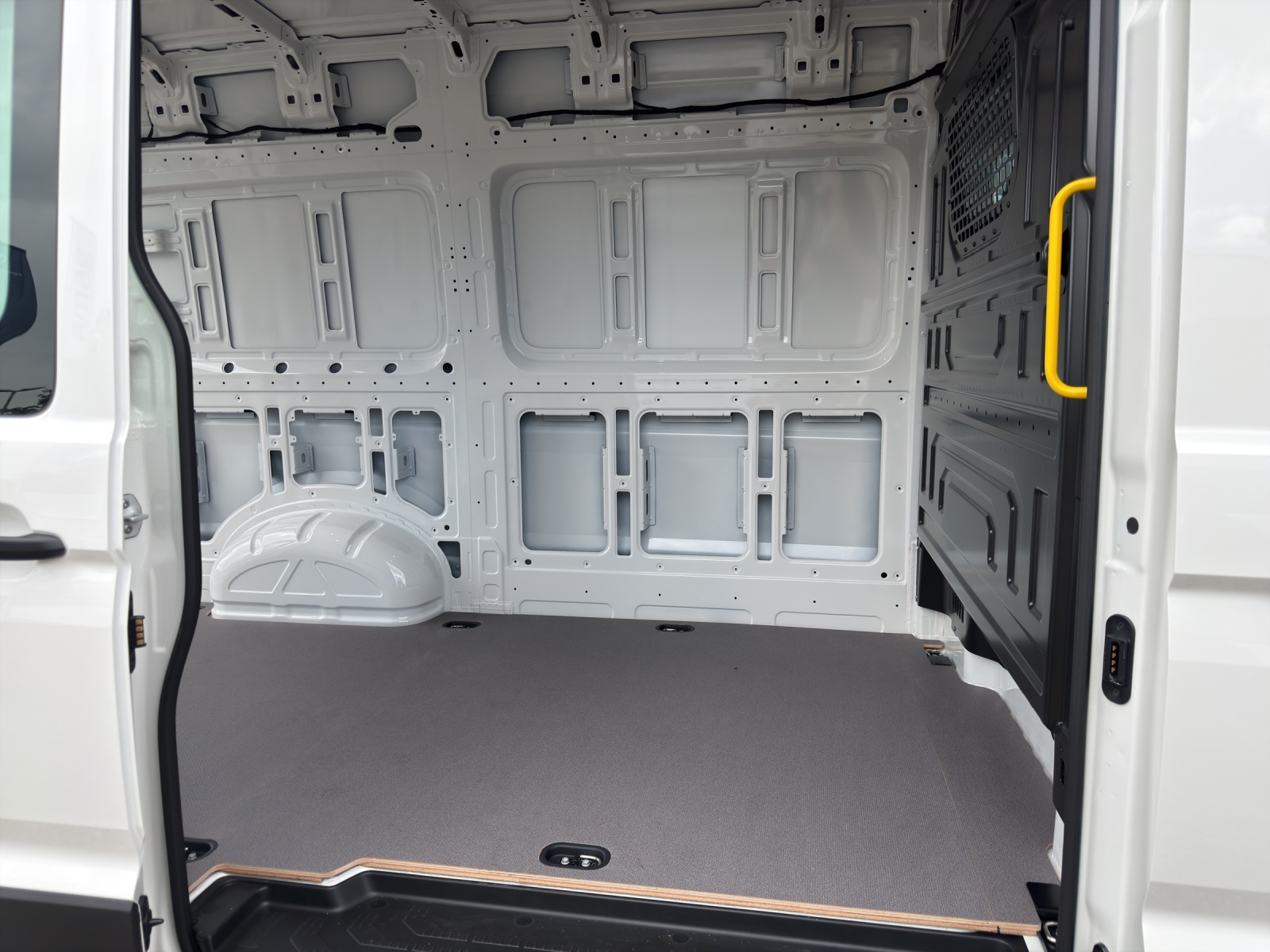 VW Crafter 35 Kastenwagen 140PS 6G RS 3640 mm-image-13