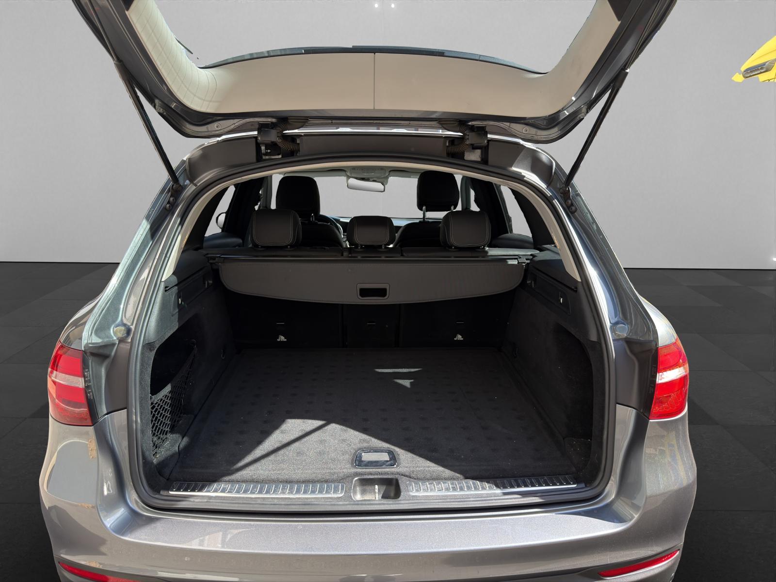 MERCEDES-BENZ GLC 250 AMG Line 4Matic 9G-Tronic-image-9