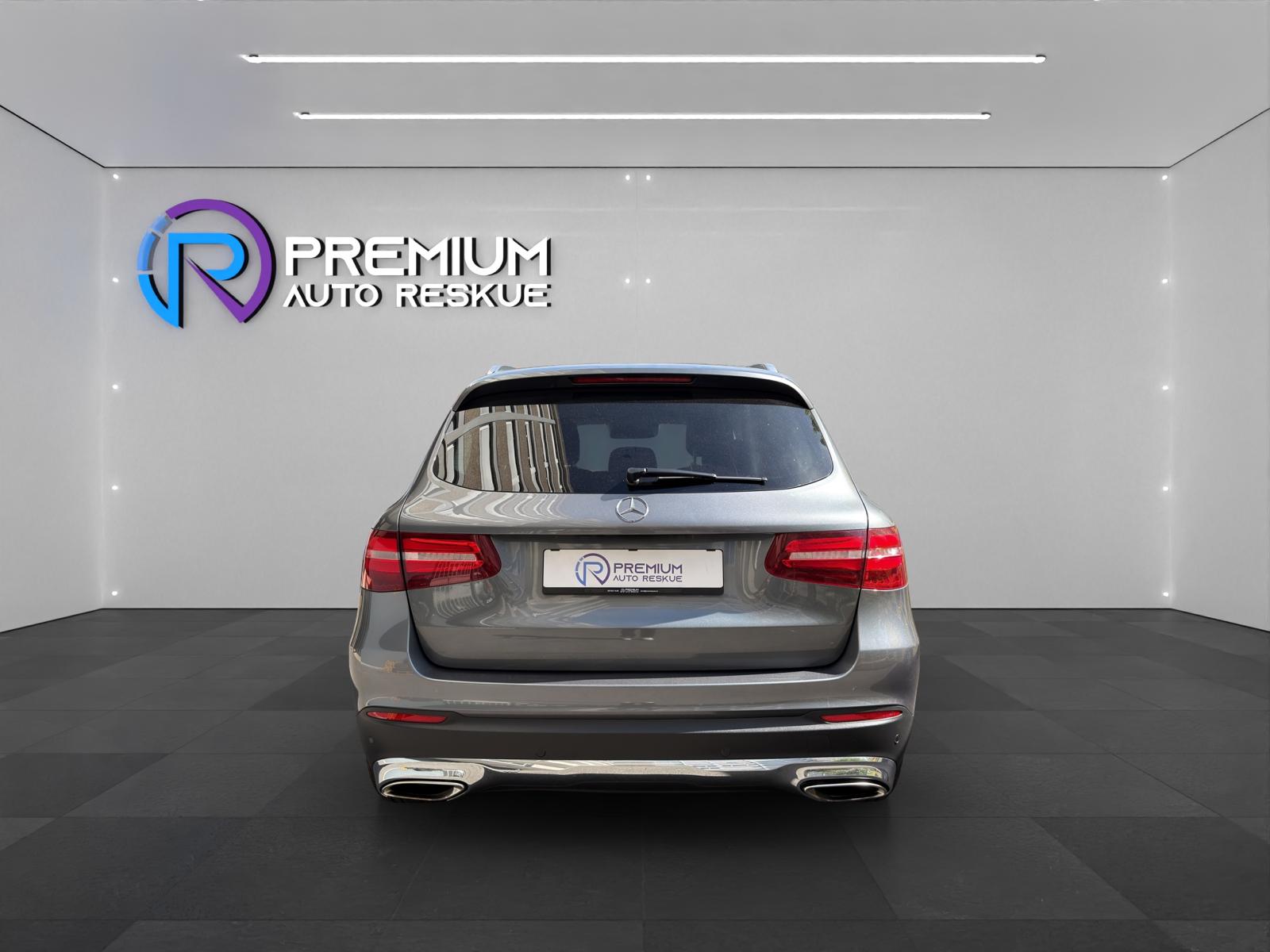 MERCEDES-BENZ GLC 250 AMG Line 4Matic 9G-Tronic-image-4