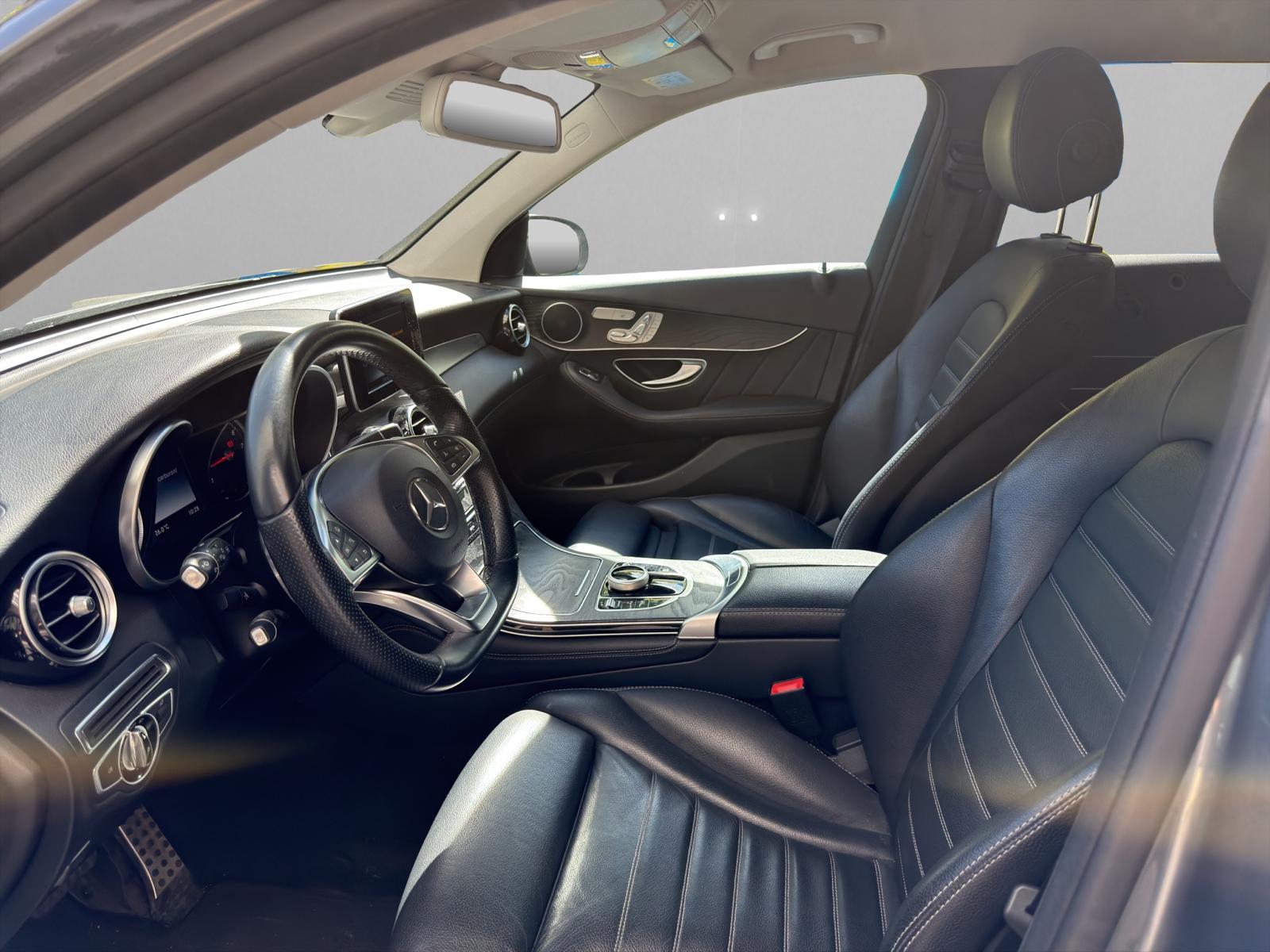 MERCEDES-BENZ GLC 250 AMG Line 4Matic 9G-Tronic-image-5