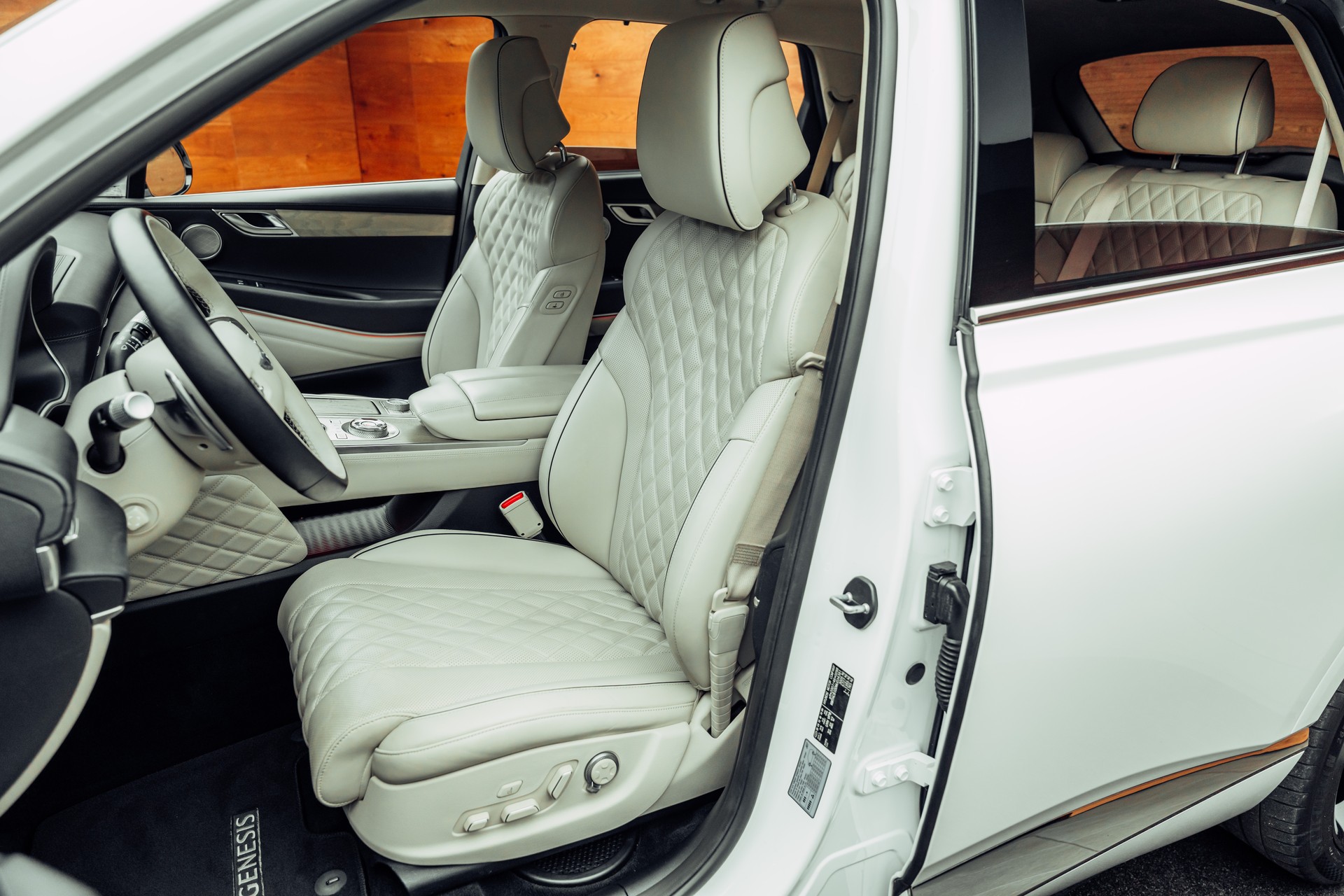 GENESIS GV80 3.0 CRDI Luxus 7 Seater AT8 AWD-image-5