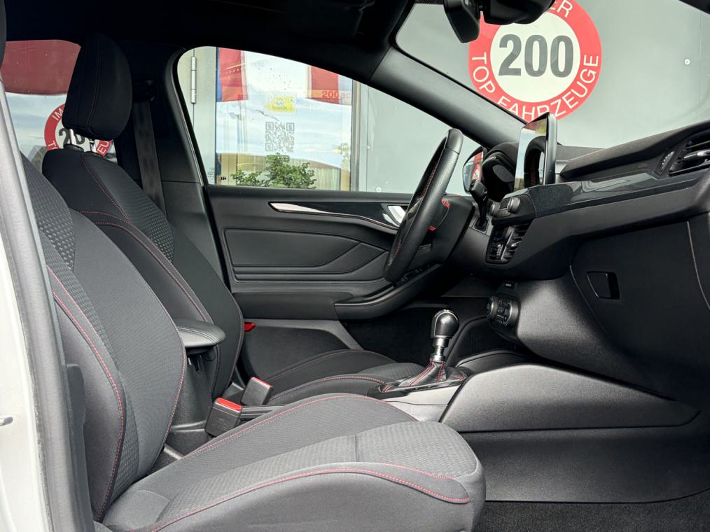 FORD Focus 1.0 SCTi ST Line-image-9