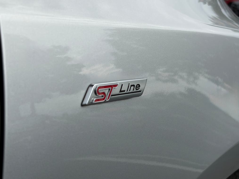 FORD Focus 1.0 SCTi ST Line-image-3