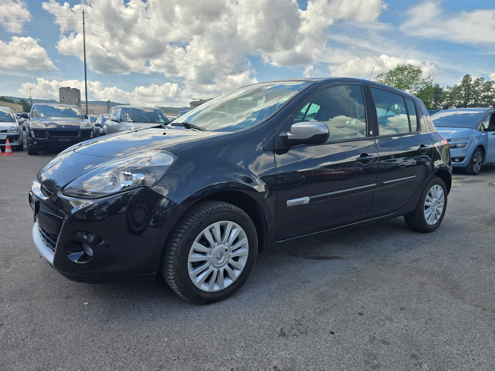 RENAULT Clio 1.5 dCi Night&Day-image-2