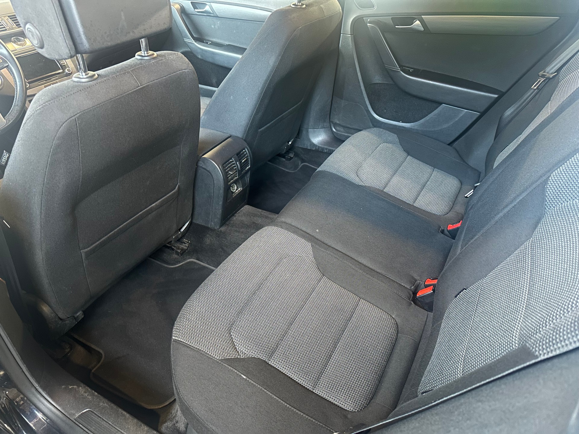 VW Passat Variant 2.0 TDI BMT Comfortline DSG-image-13