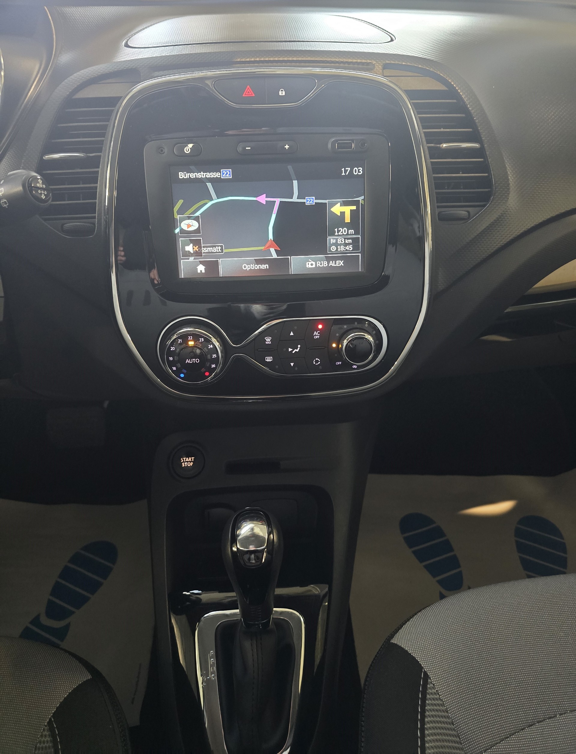 RENAULT Captur 1.2 T 16V Privilège EDC-image-15