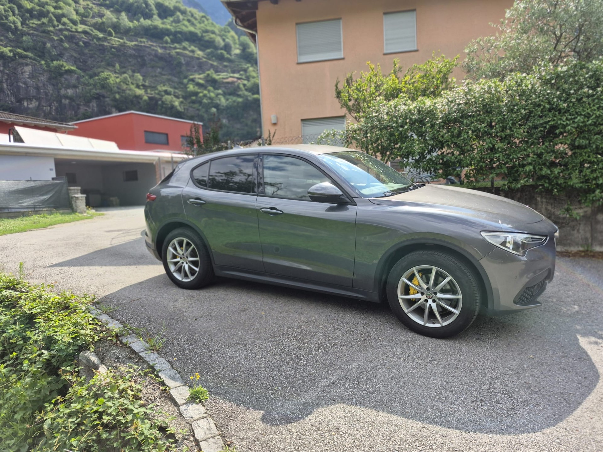ALFA ROMEO Stelvio 2.2 JTDM Business Automatic Q4-showroom-element-1