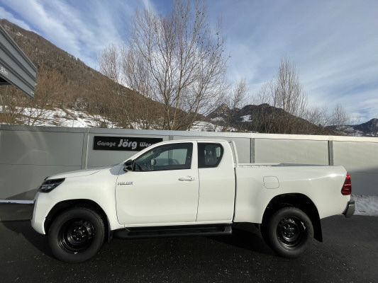 TOYOTA Hilux 2.8d Comf. EC 4x4-image-2