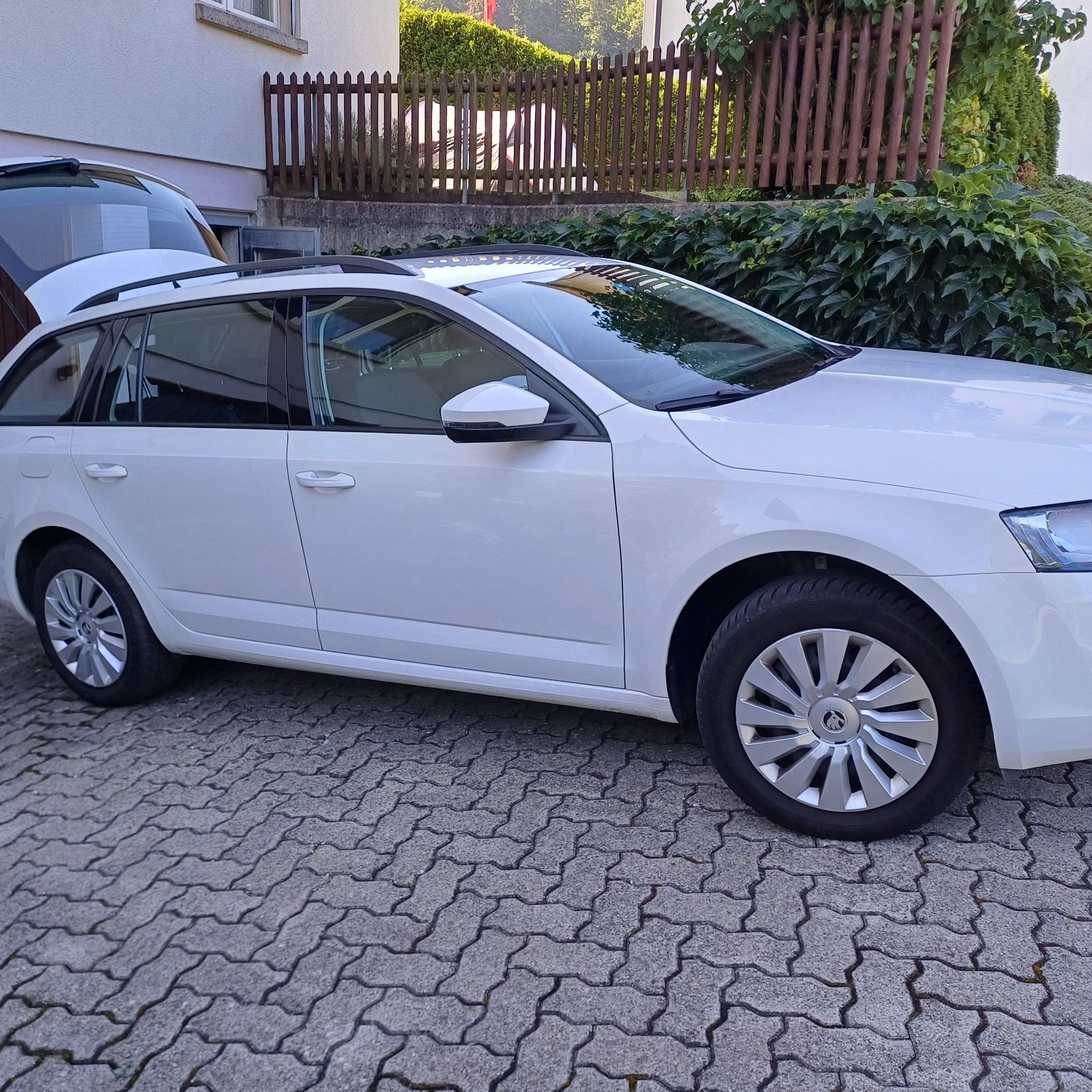 SKODA Combi 1.6 4x4-image-2