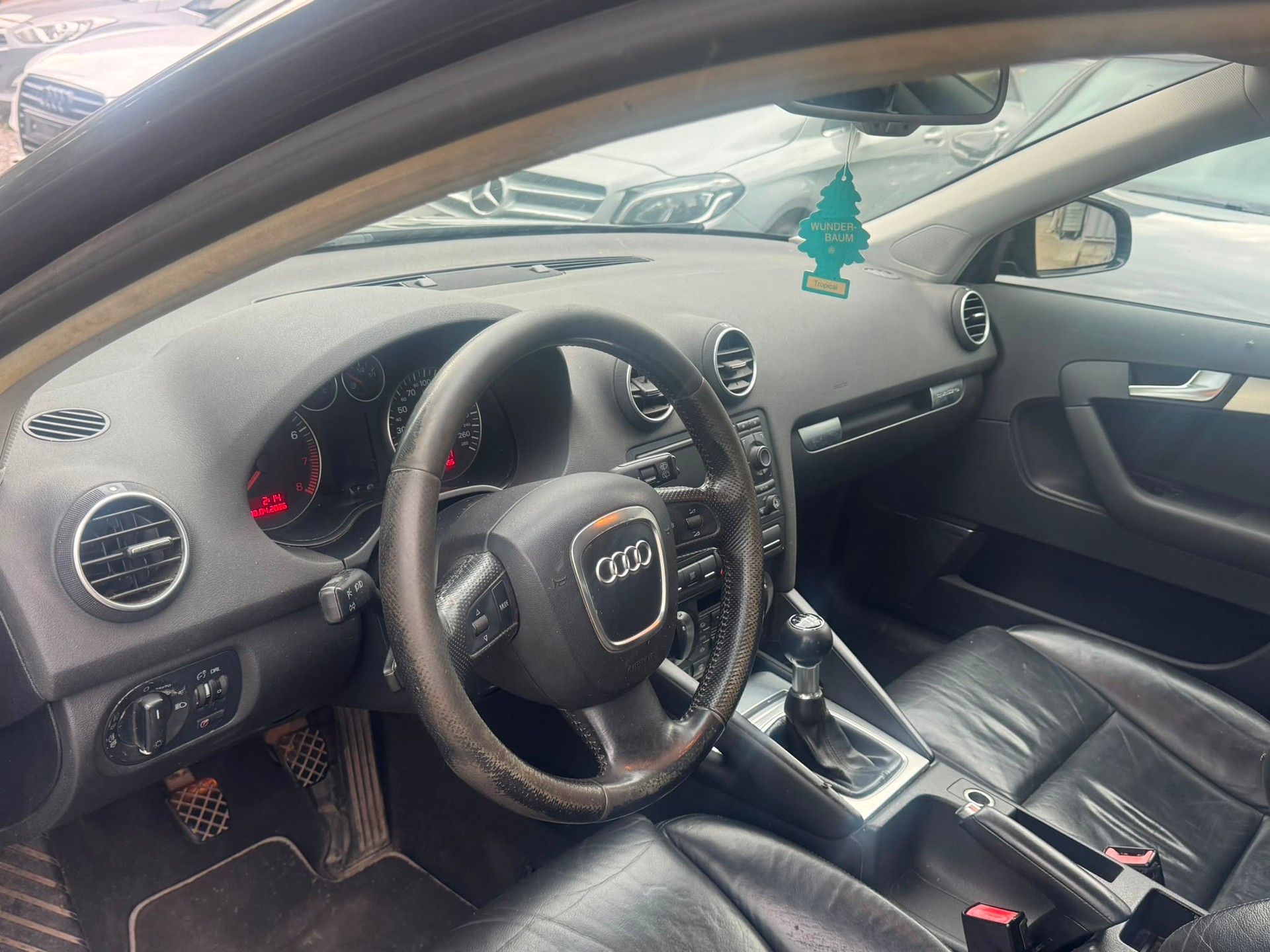 AUDI A3 2.0 Turbo FSI Ambiente quattro-image-7
