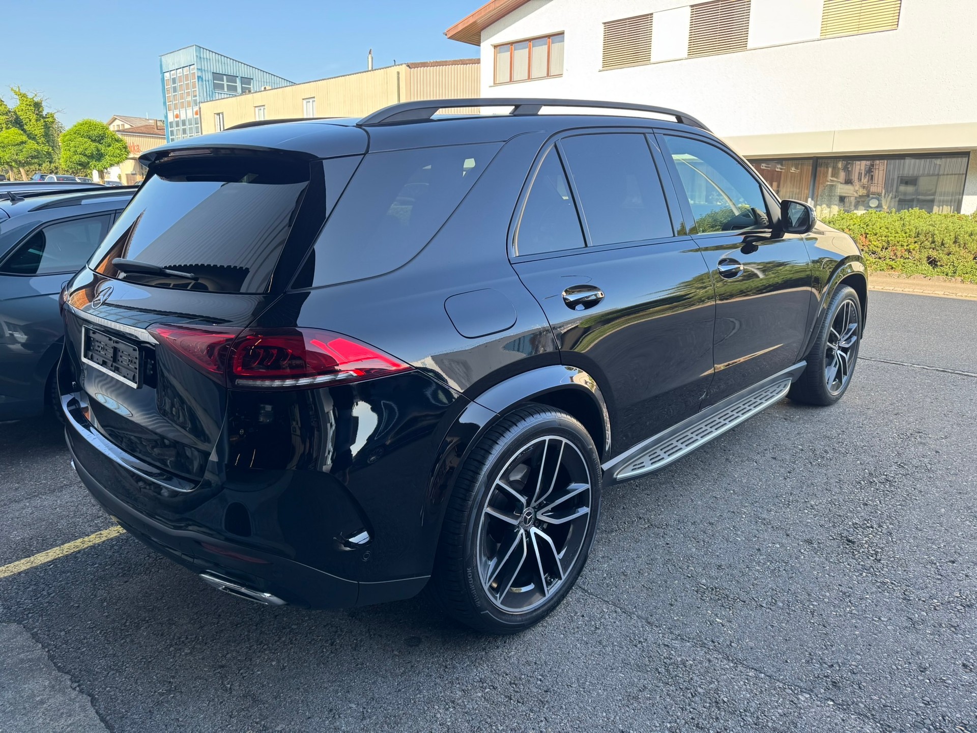 MERCEDES-BENZ GLE 300 d 4Matic AMG Line 9G-Tronic-image-2