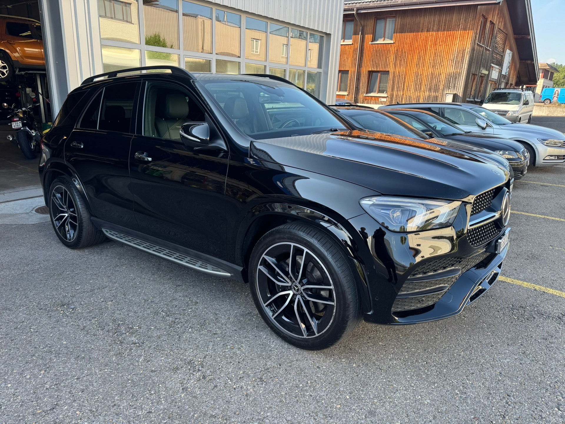 MERCEDES-BENZ GLE 300 d 4Matic AMG Line 9G-Tronic-image-1