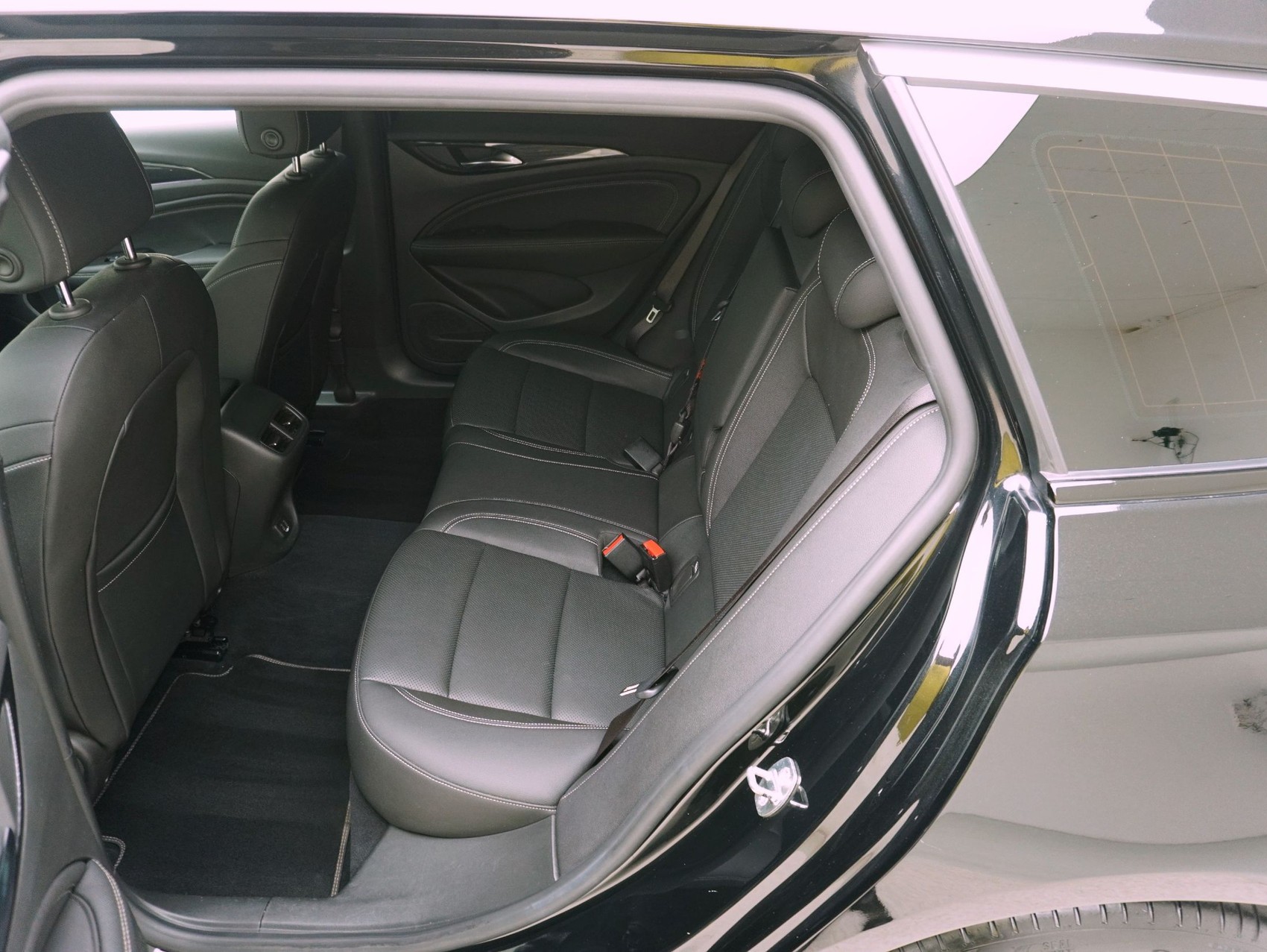 OPEL Insignia Sports Tourer 1.5 T OPC Line-image-9