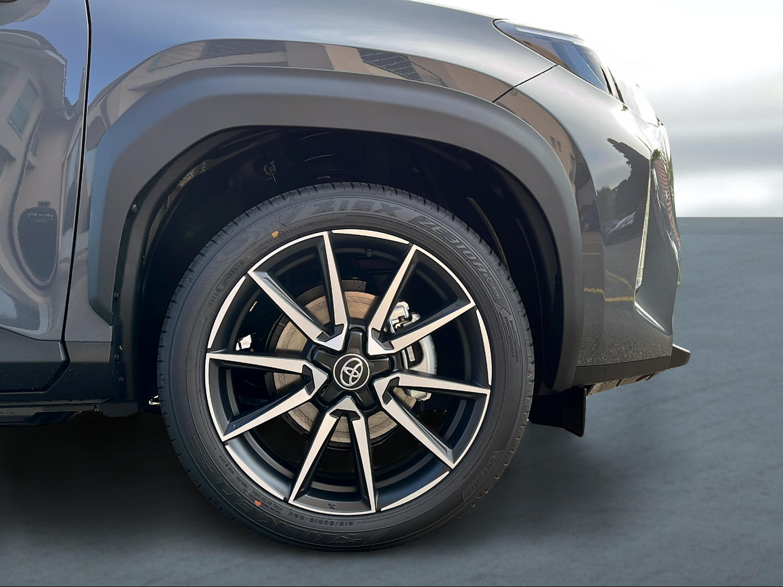 TOYOTA Yaris Cross 1.5 GR Sport e-CVT-image-5