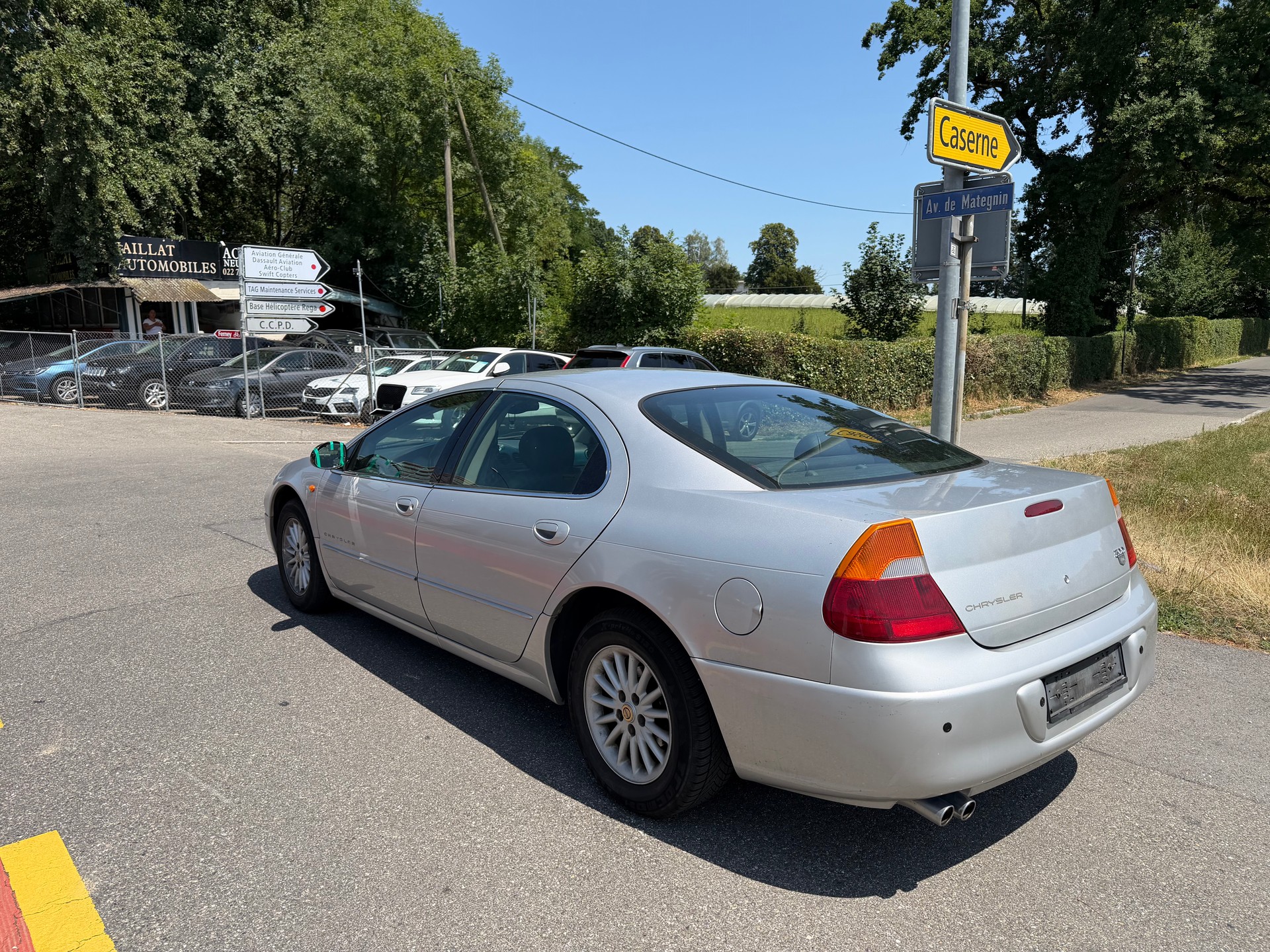 CHRYSLER 300M-image-4