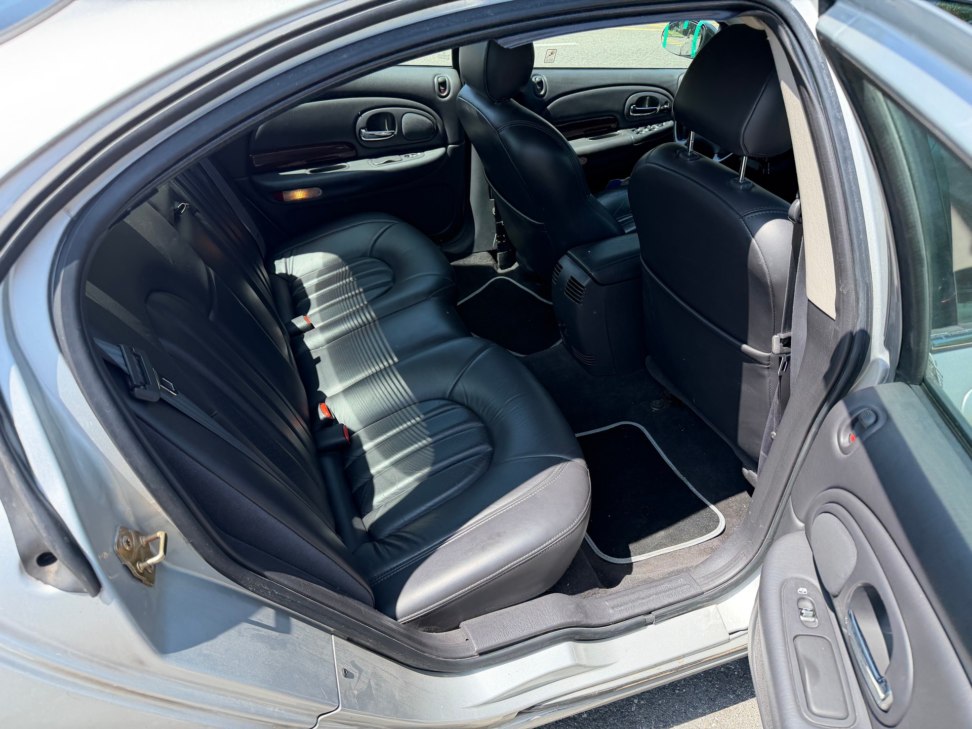 CHRYSLER 300M-image-8