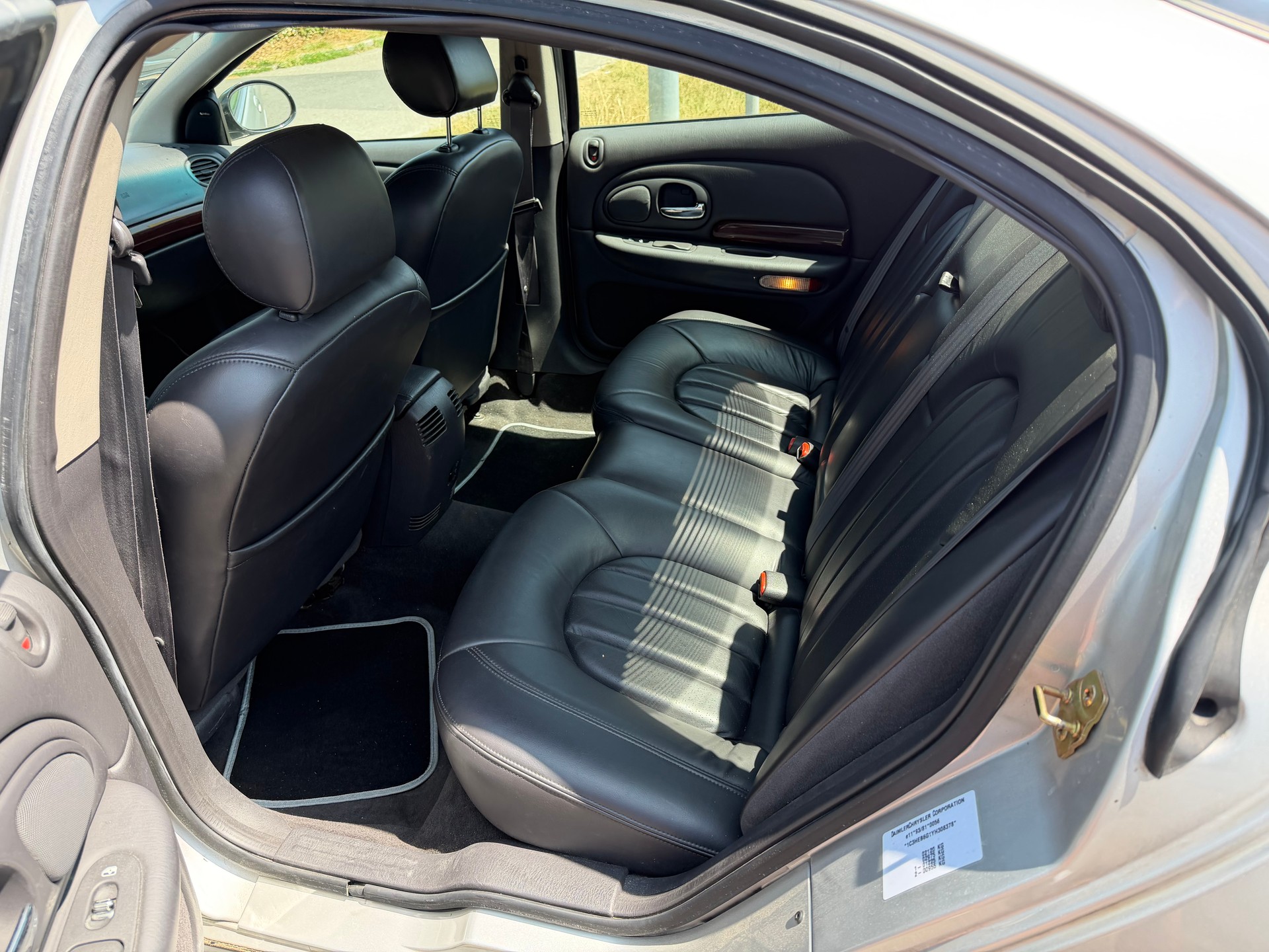 CHRYSLER 300M-image-9