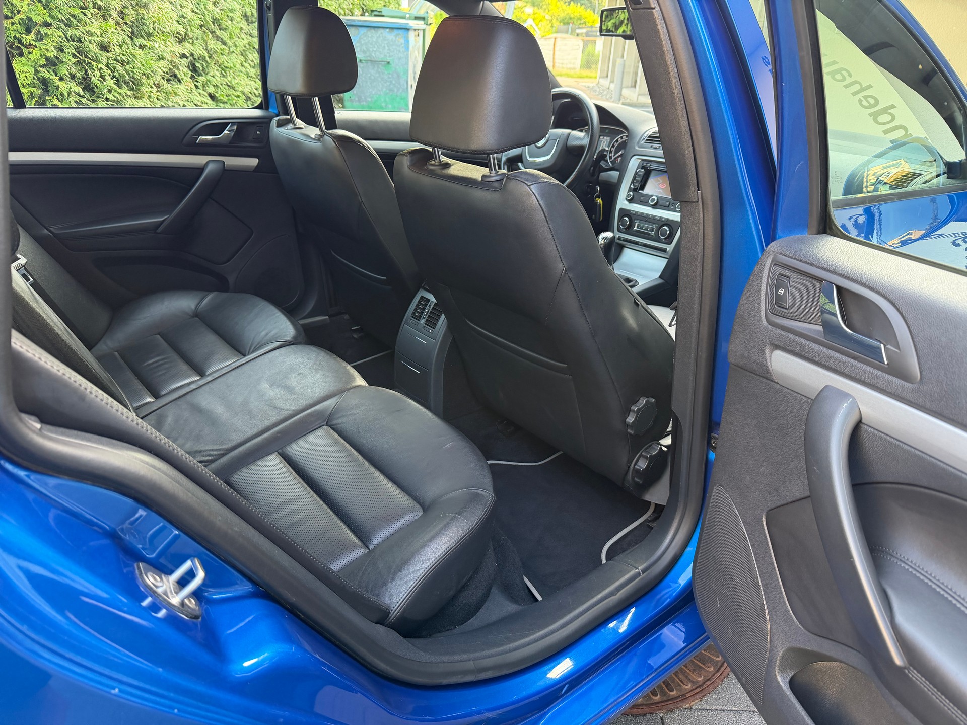 SKODA Octavia Combi 2.0 TSI RS-image-13