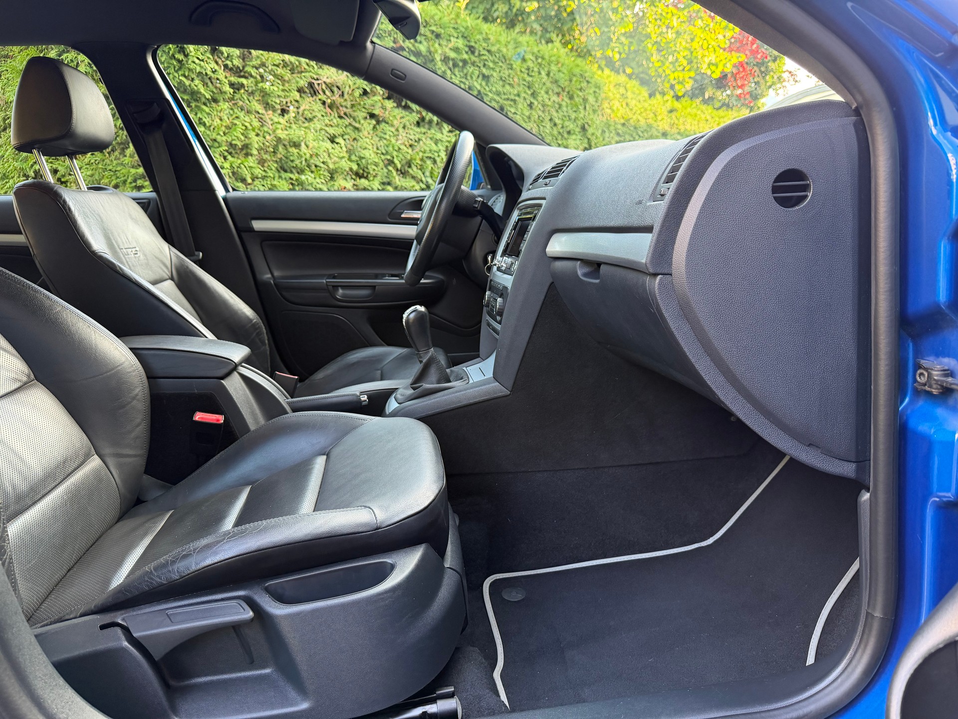 SKODA Octavia Combi 2.0 TSI RS-image-9