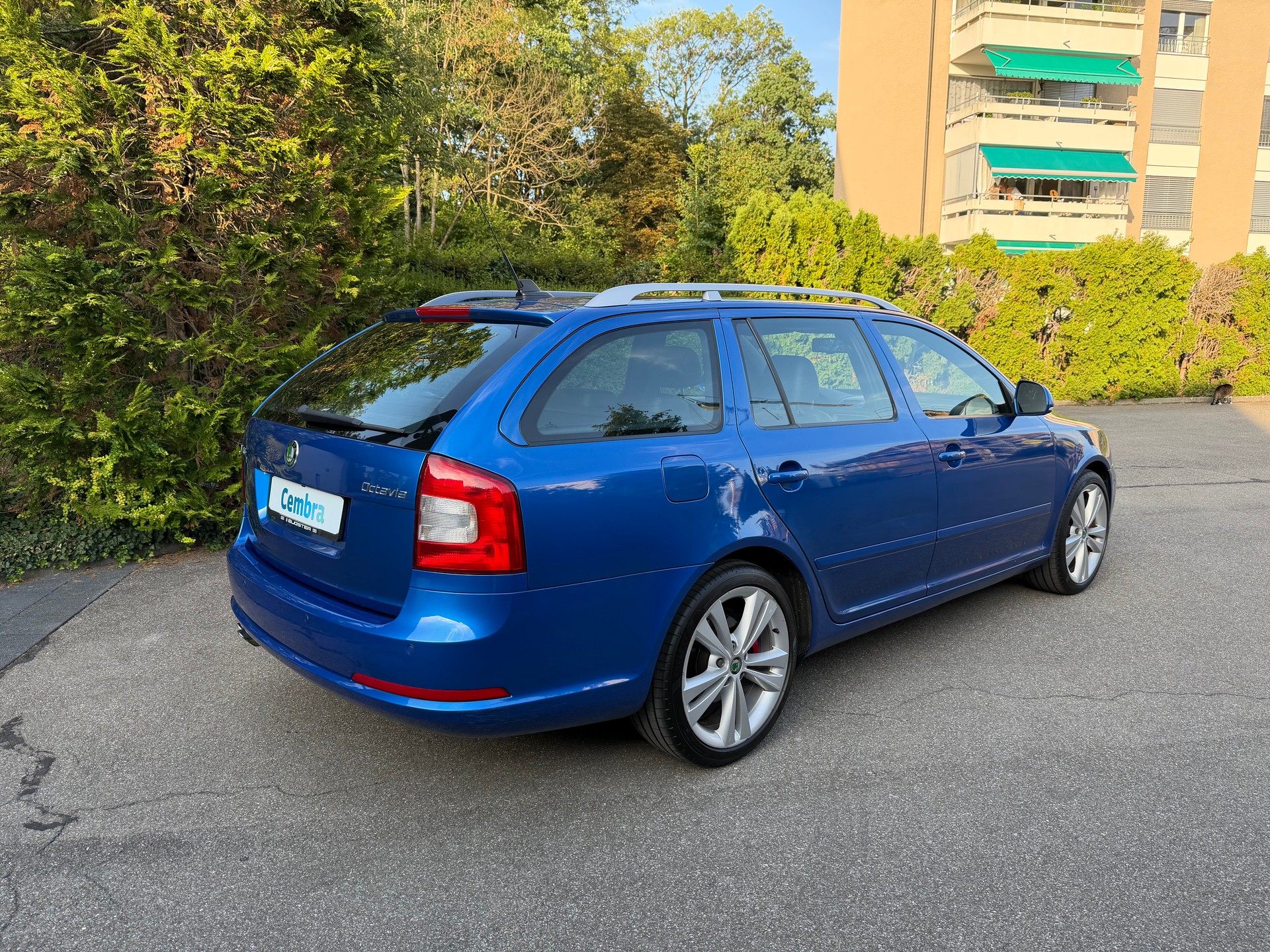 SKODA Octavia Combi 2.0 TSI RS-image-5