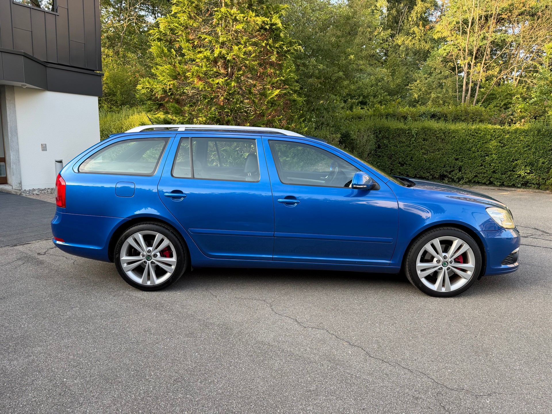 SKODA Octavia Combi 2.0 TSI RS-image-6