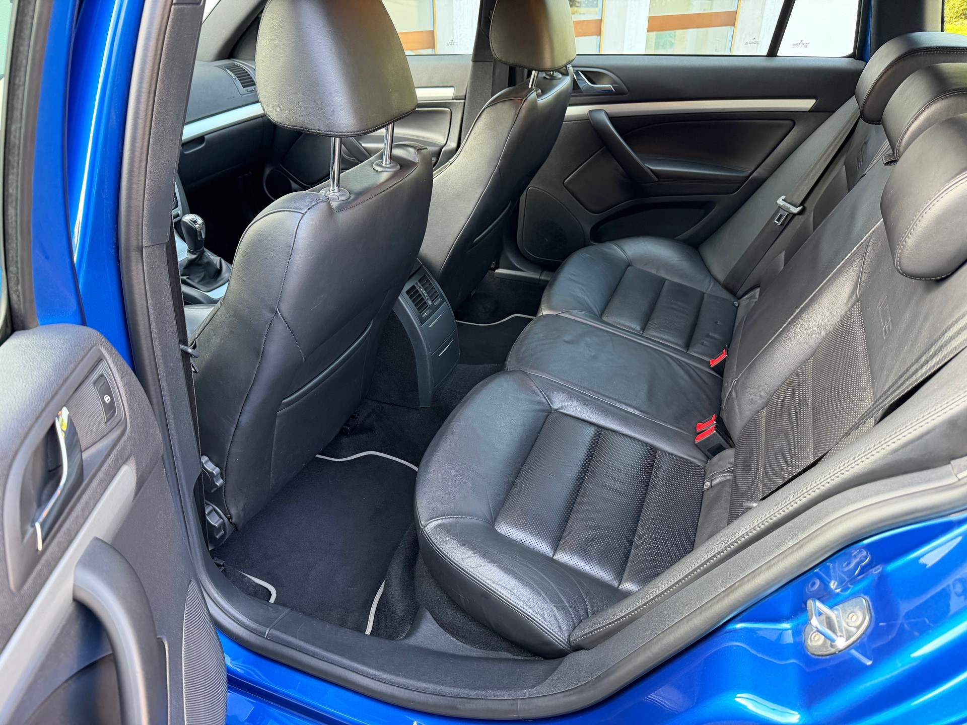 SKODA Octavia Combi 2.0 TSI RS-image-14