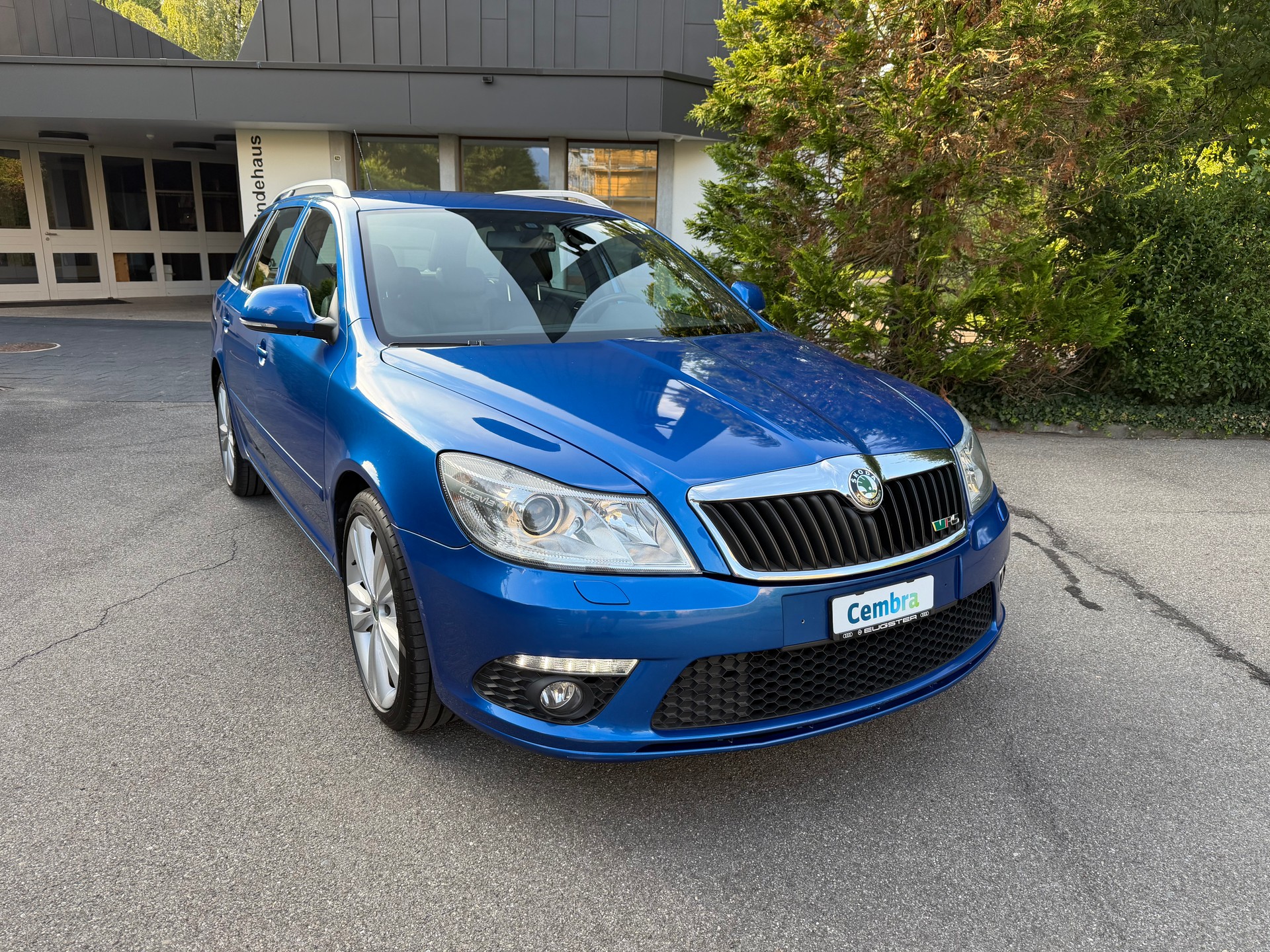 SKODA Octavia Combi 2.0 TSI RS-image-8