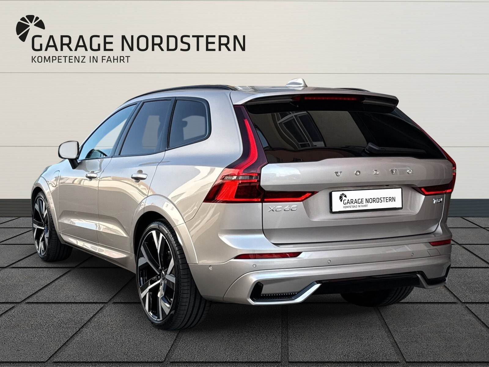 VOLVO XC60 2.0 T8 TE Ultra Dark eAWD-image-2