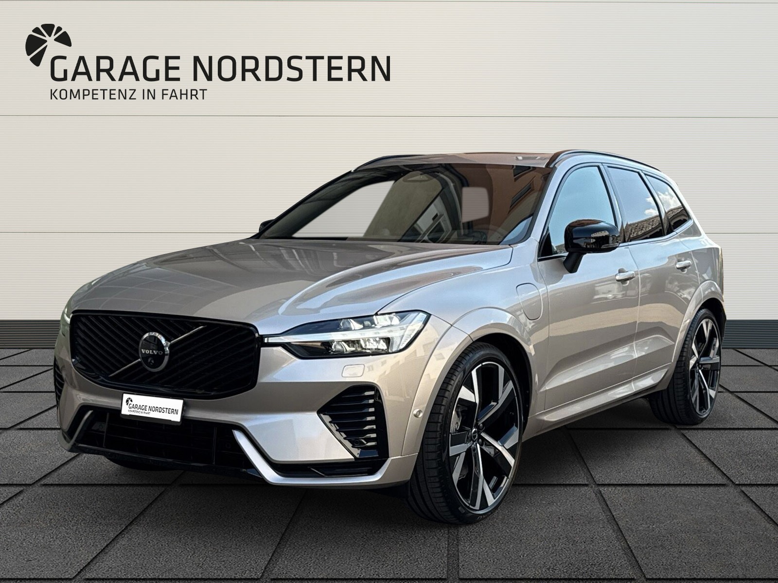 VOLVO XC60 2.0 T8 TE Ultra Dark eAWD-image-0