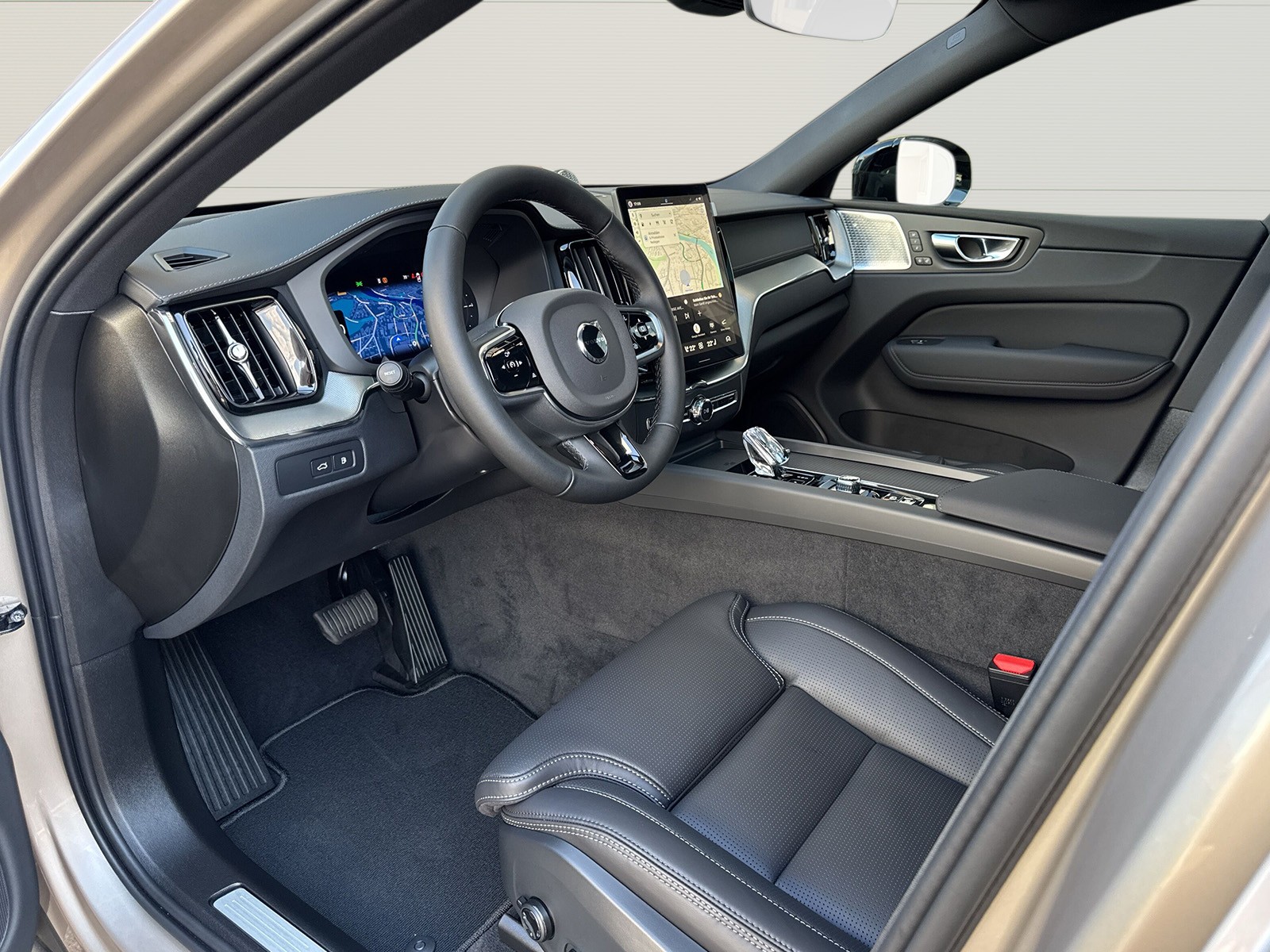 VOLVO XC60 2.0 T8 TE Ultra Dark eAWD-image-6