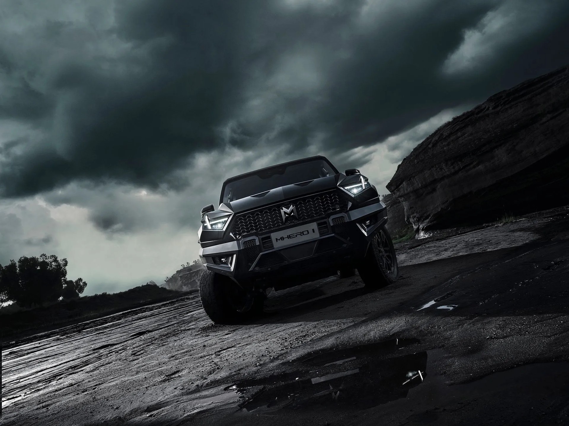 MHERO 917 AWD 108.7 kWh 1088PS Mountain Grey Matt-showroom-element-1