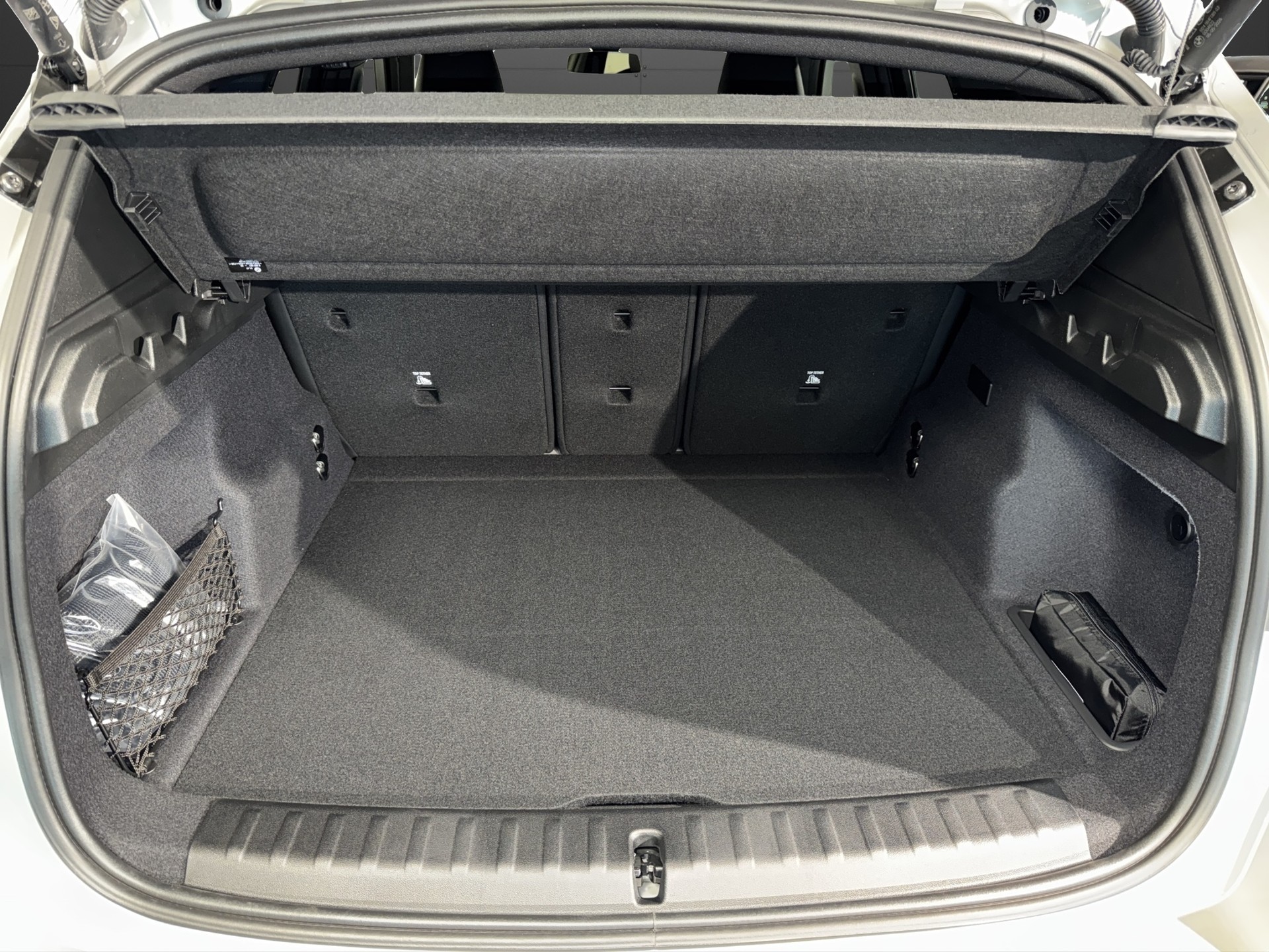 BMW iX1 20 eDrive-image-15
