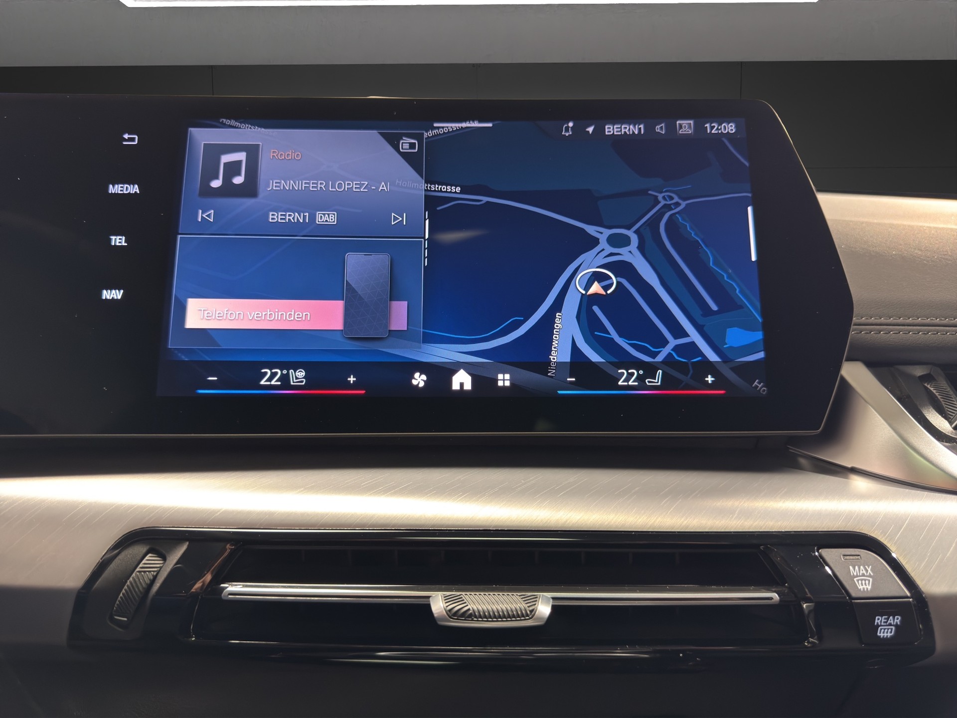 BMW iX1 20 eDrive-image-8