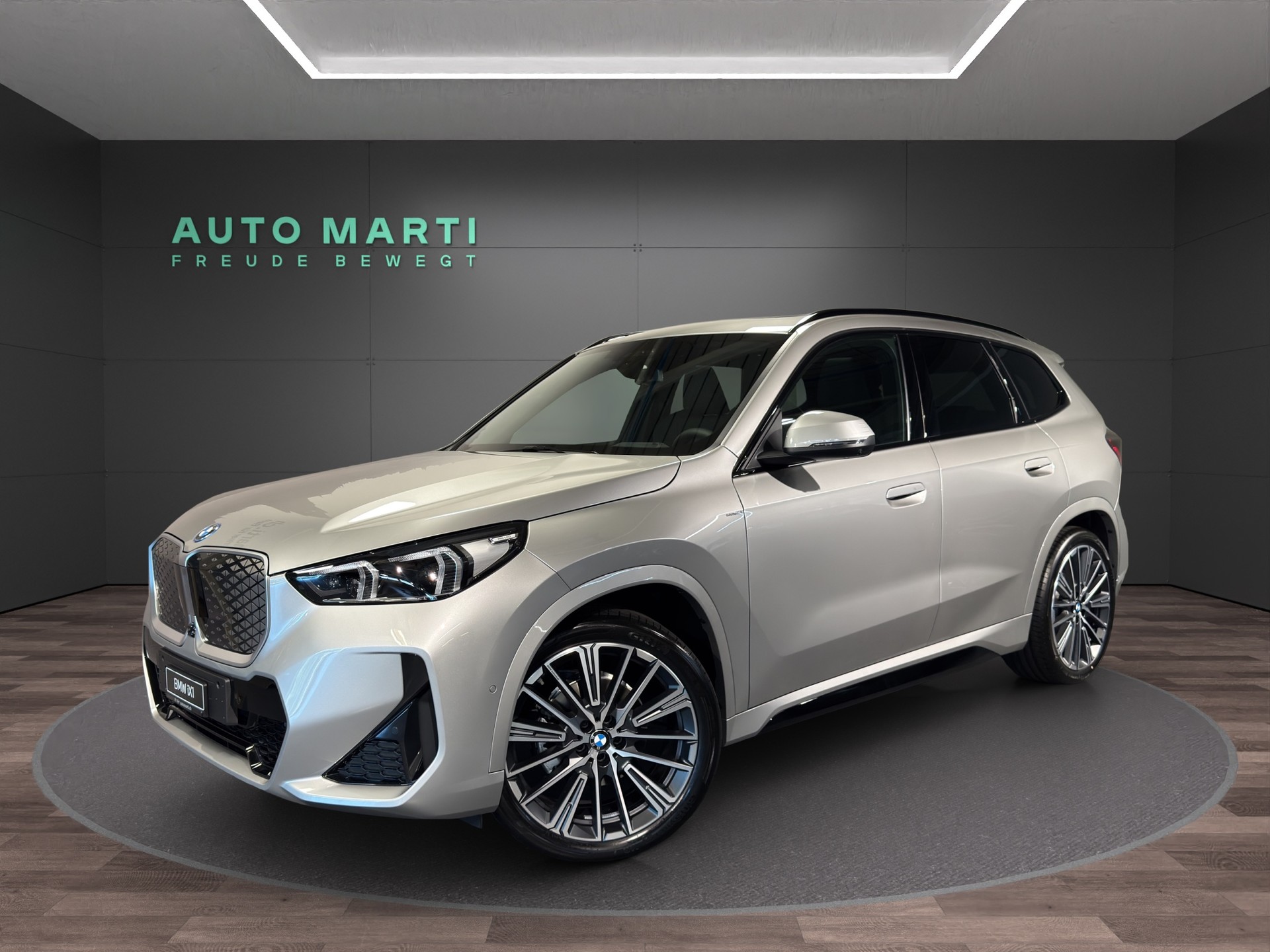 BMW iX1 20 eDrive-image-0