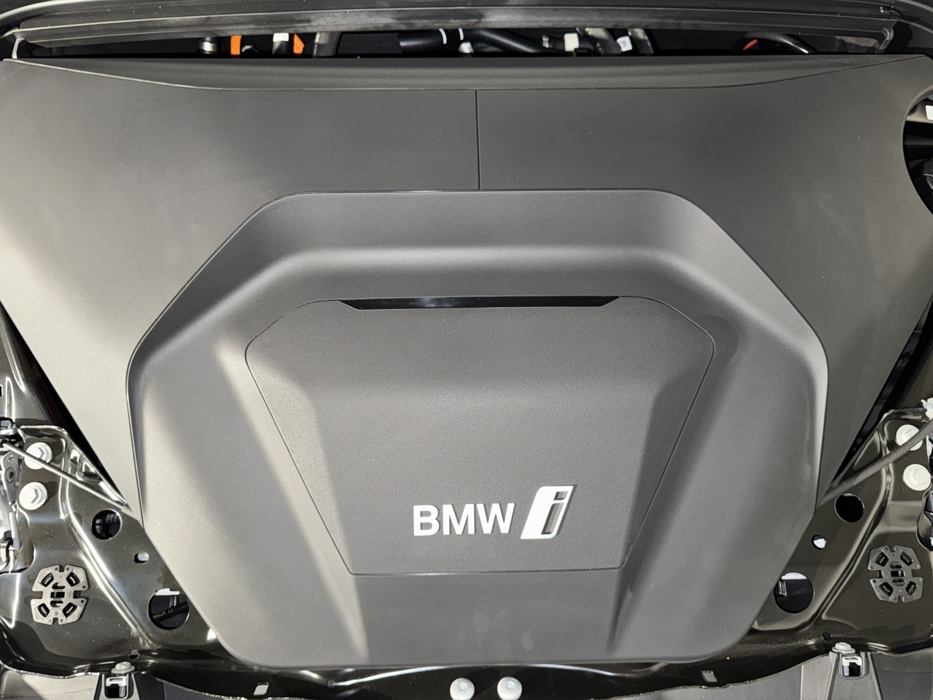 BMW iX1 20 eDrive-image-20