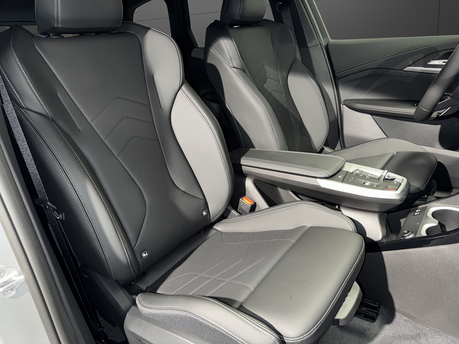 BMW iX1 20 eDrive-image-17