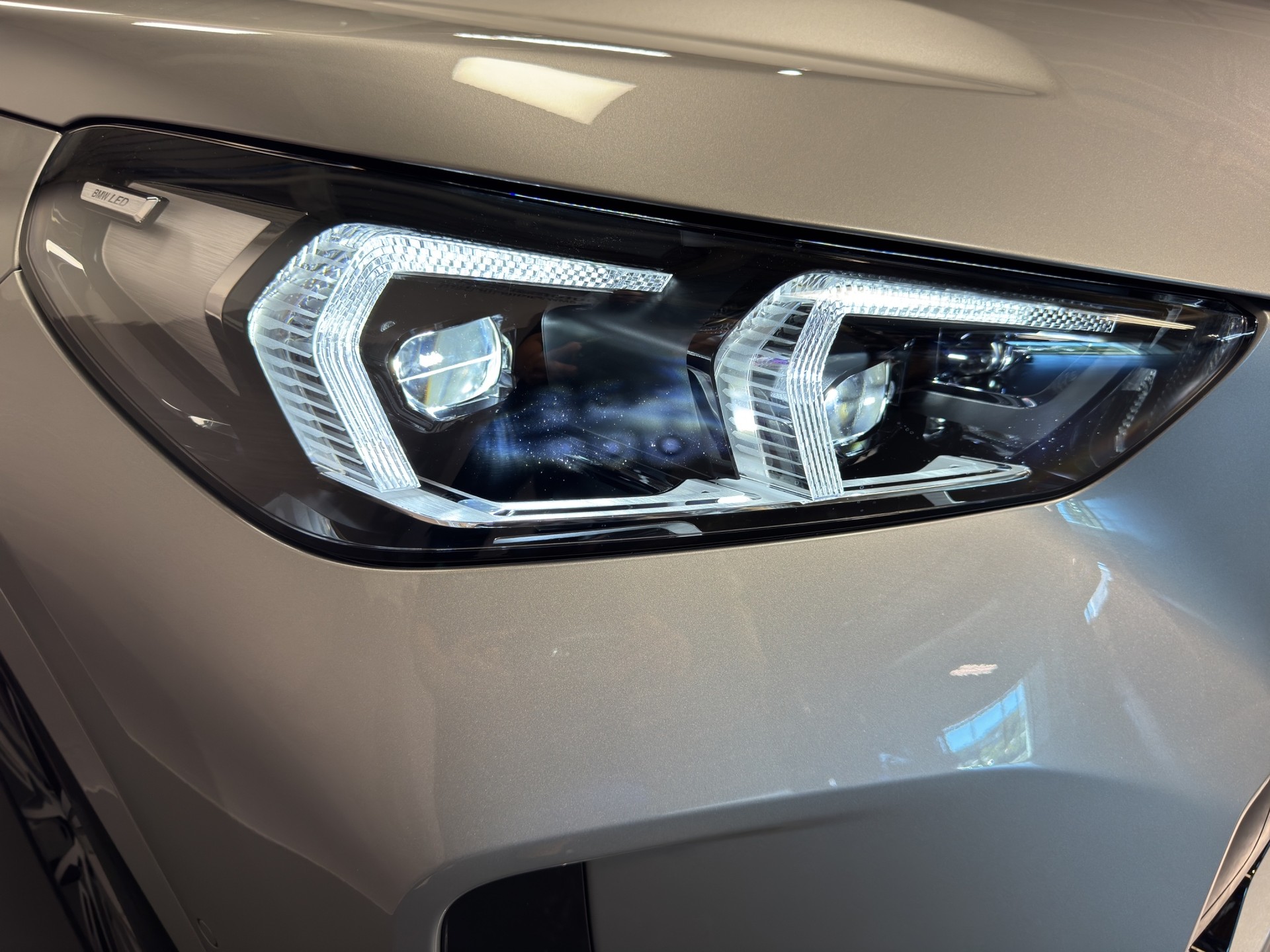 BMW iX1 20 eDrive-image-6