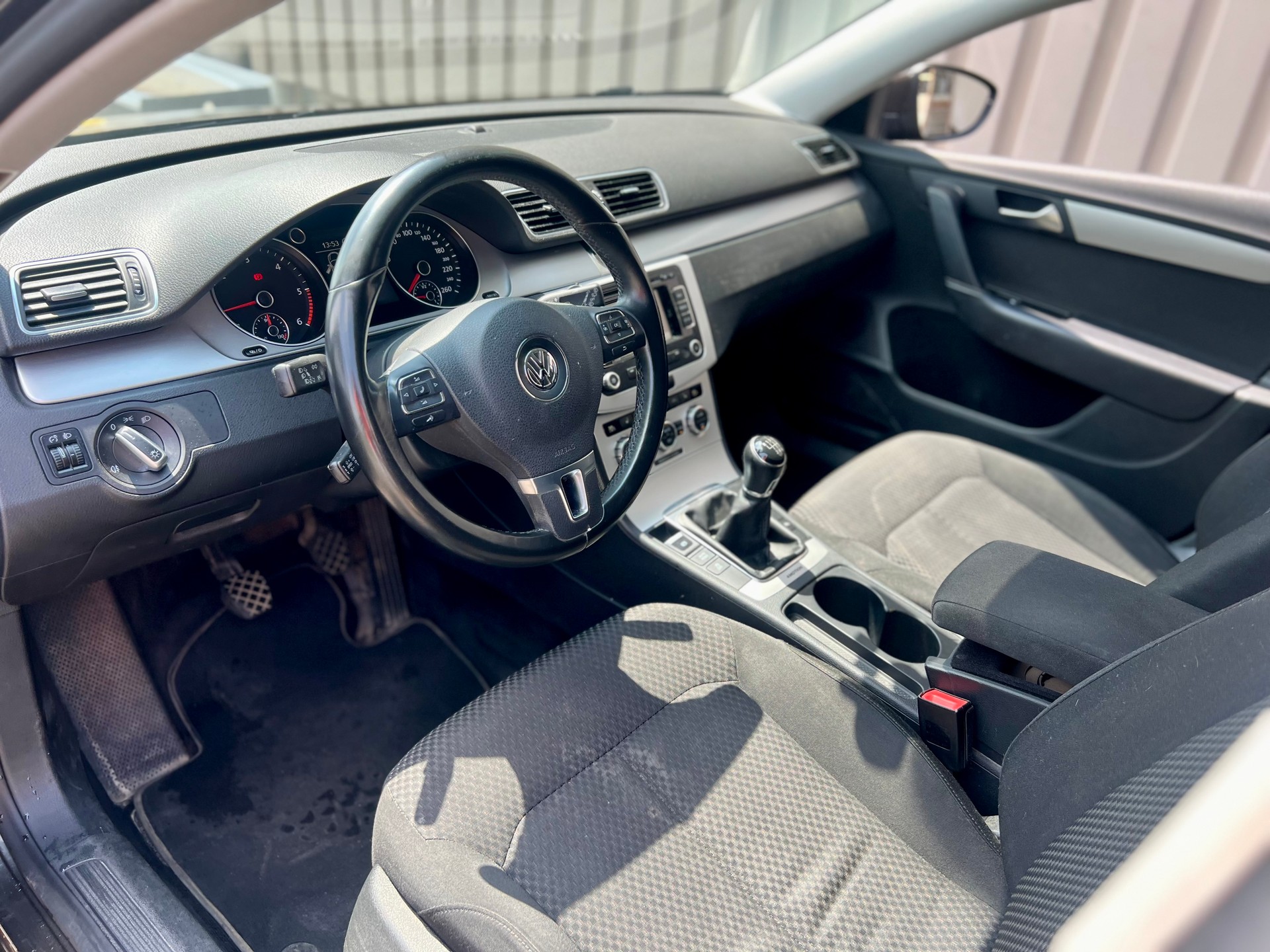 VW Passat Variant 2.0 TDI BMT Comfortline 4M-image-9