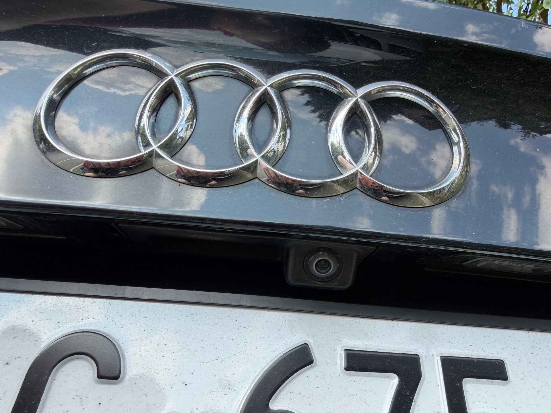 AUDI 4.0 V8 TFSI quattro S-Tronic-image-14