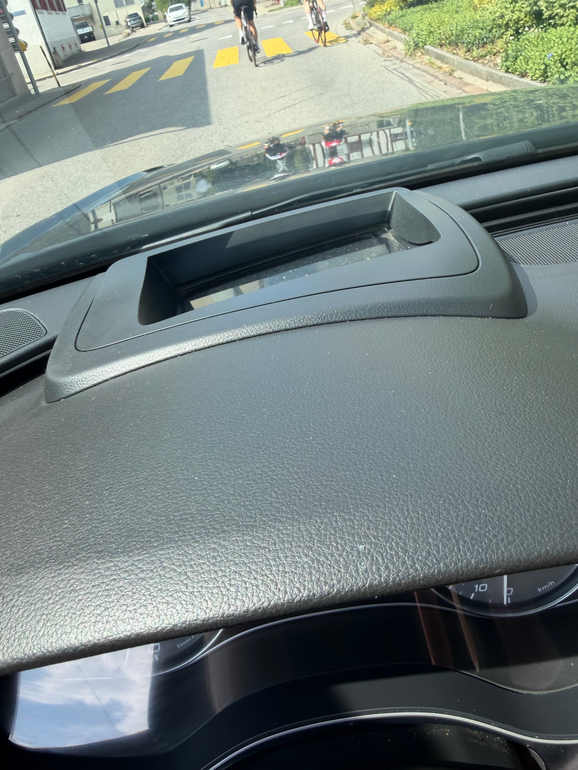AUDI 4.0 V8 TFSI quattro S-Tronic-image-7