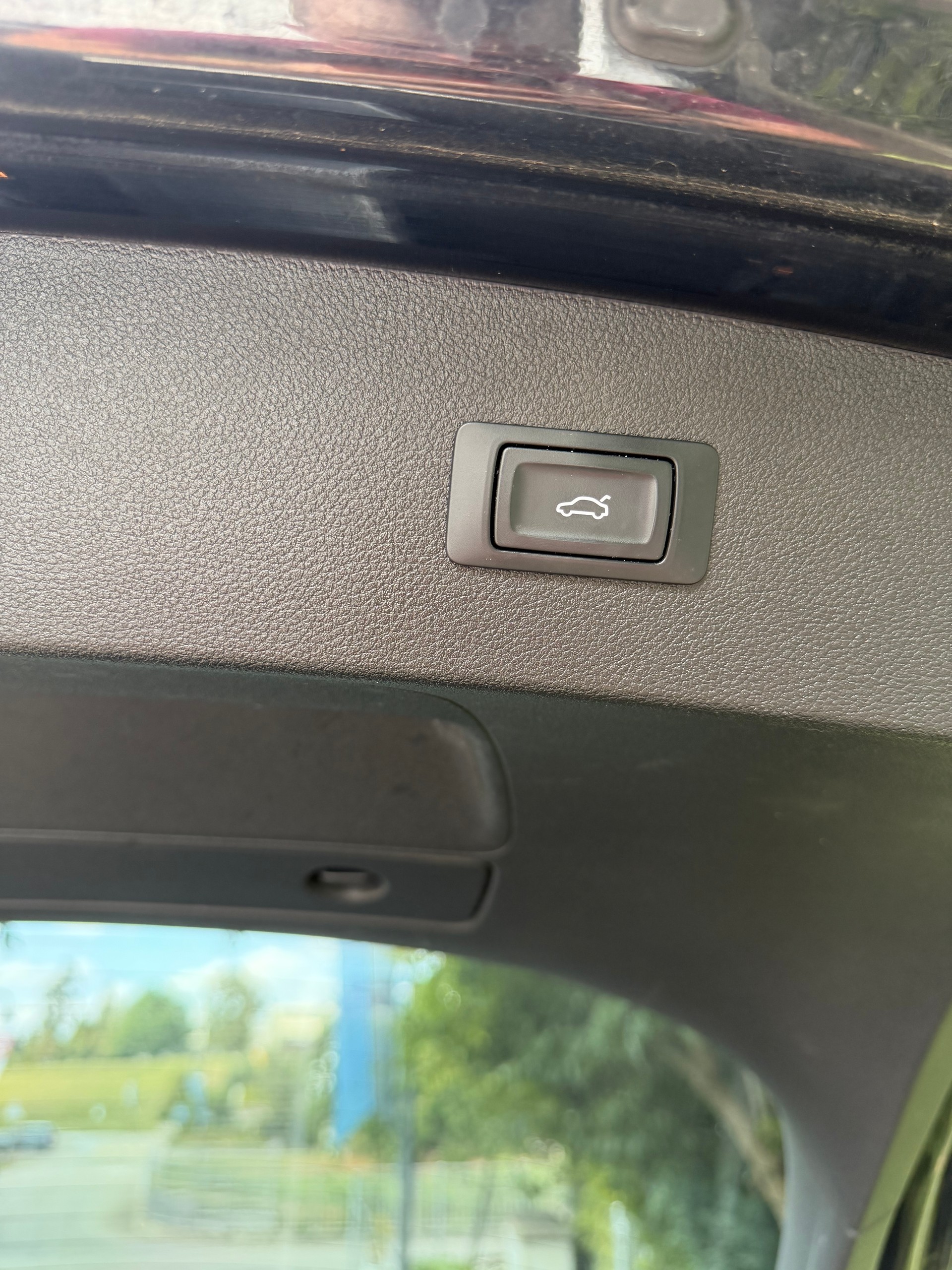 AUDI 4.0 V8 TFSI quattro S-Tronic-image-16