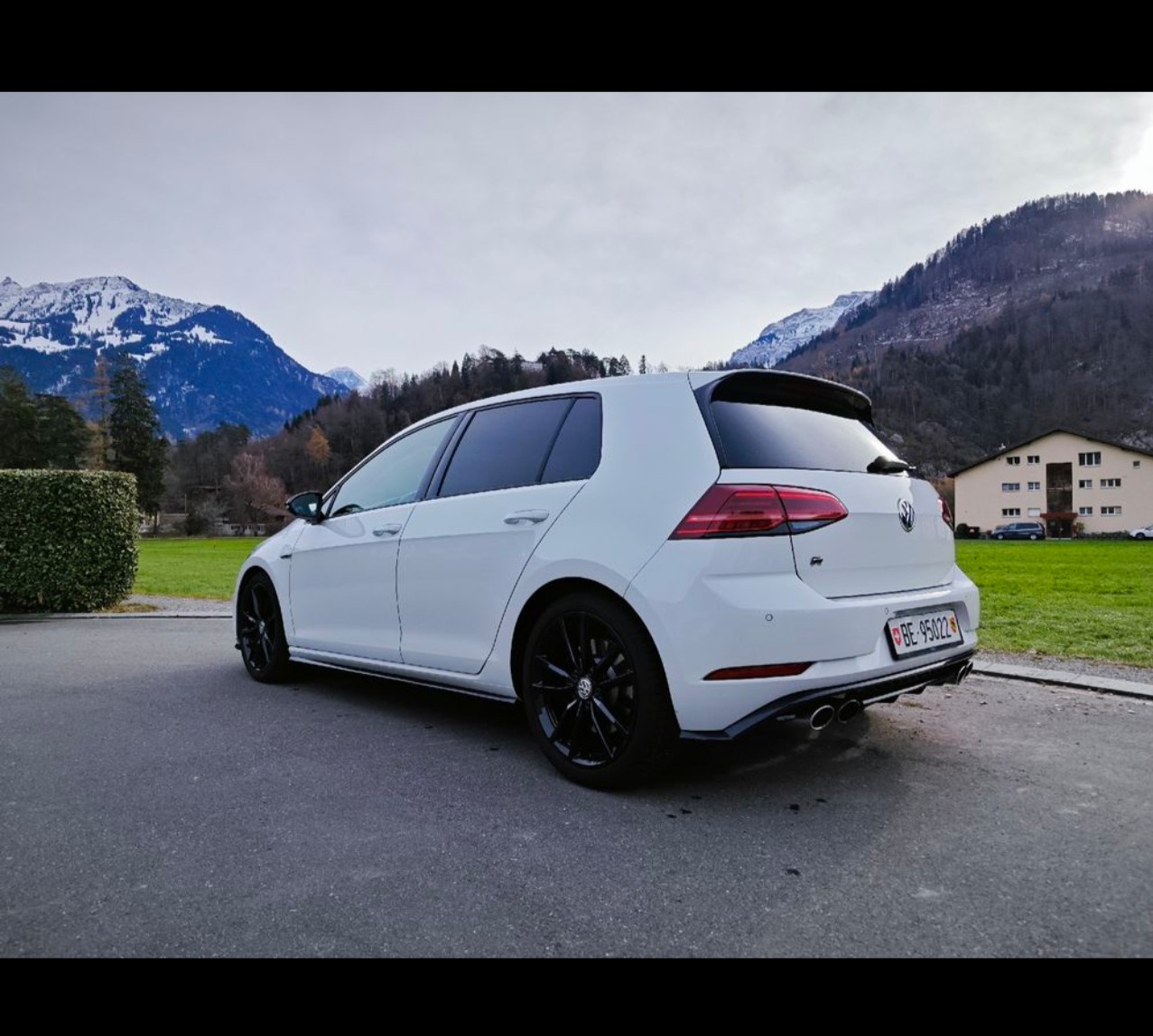VW 2.0 TSI R 310 DSG 4motion-image-1