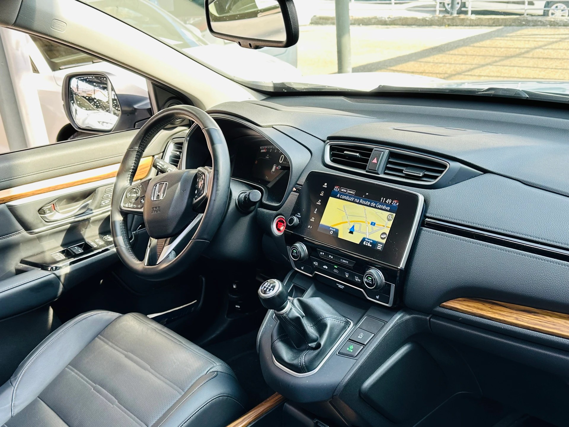 HONDA CR-V 1.5 i-VTEC Executive 4WD-image-11