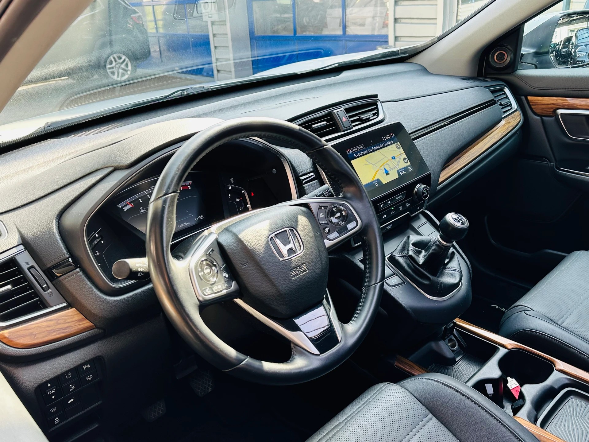 HONDA CR-V 1.5 i-VTEC Executive 4WD-image-12