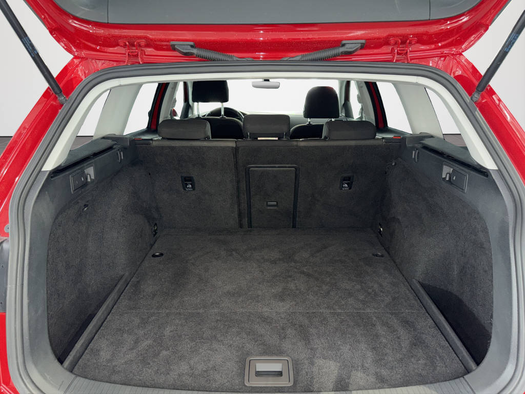 VW Golf VII Variant 1.6 TDI Comfortline-image-14