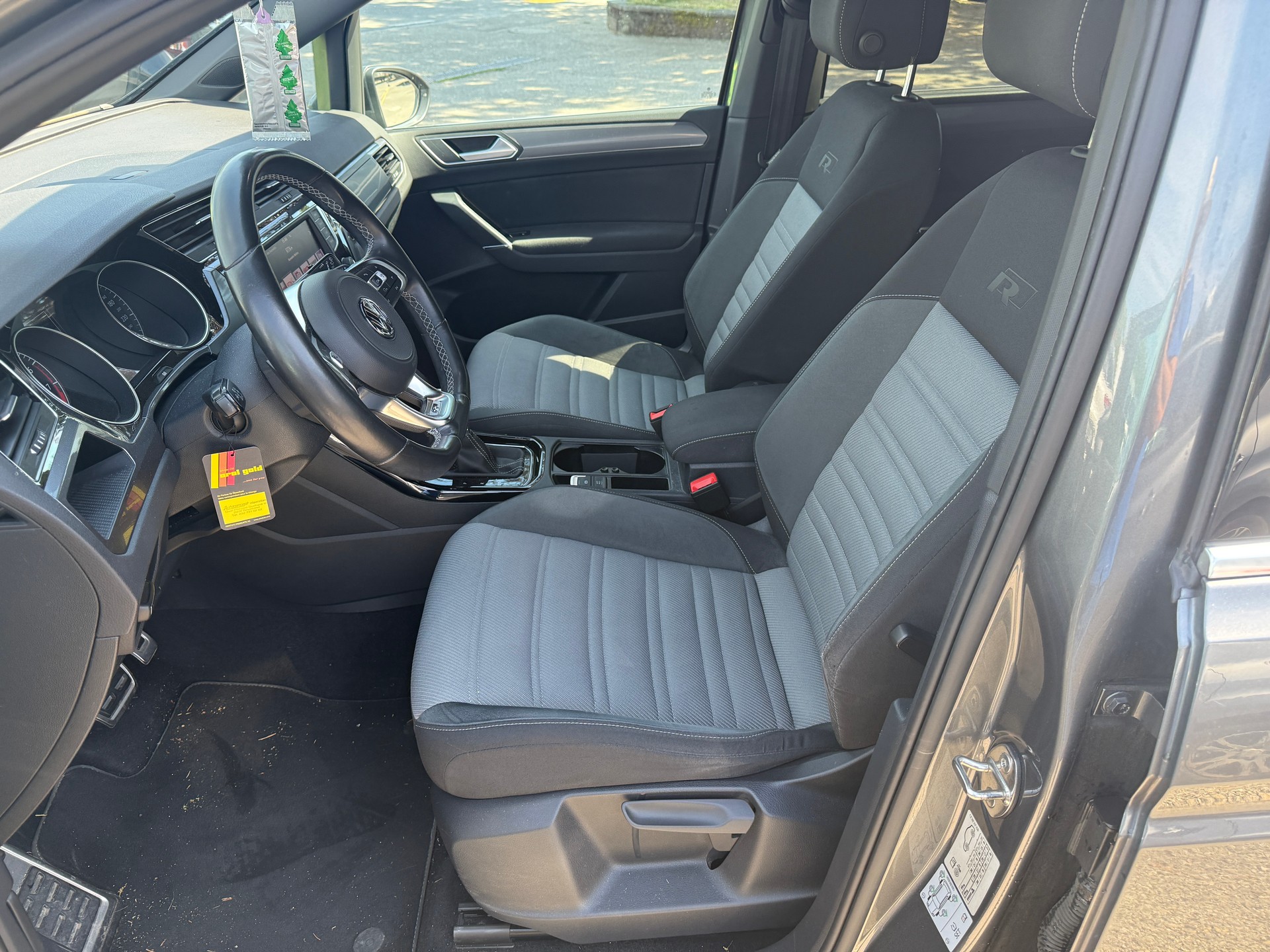 VW Touran 1.4 TSI BlueMotion Technology Highline DSG-image-11