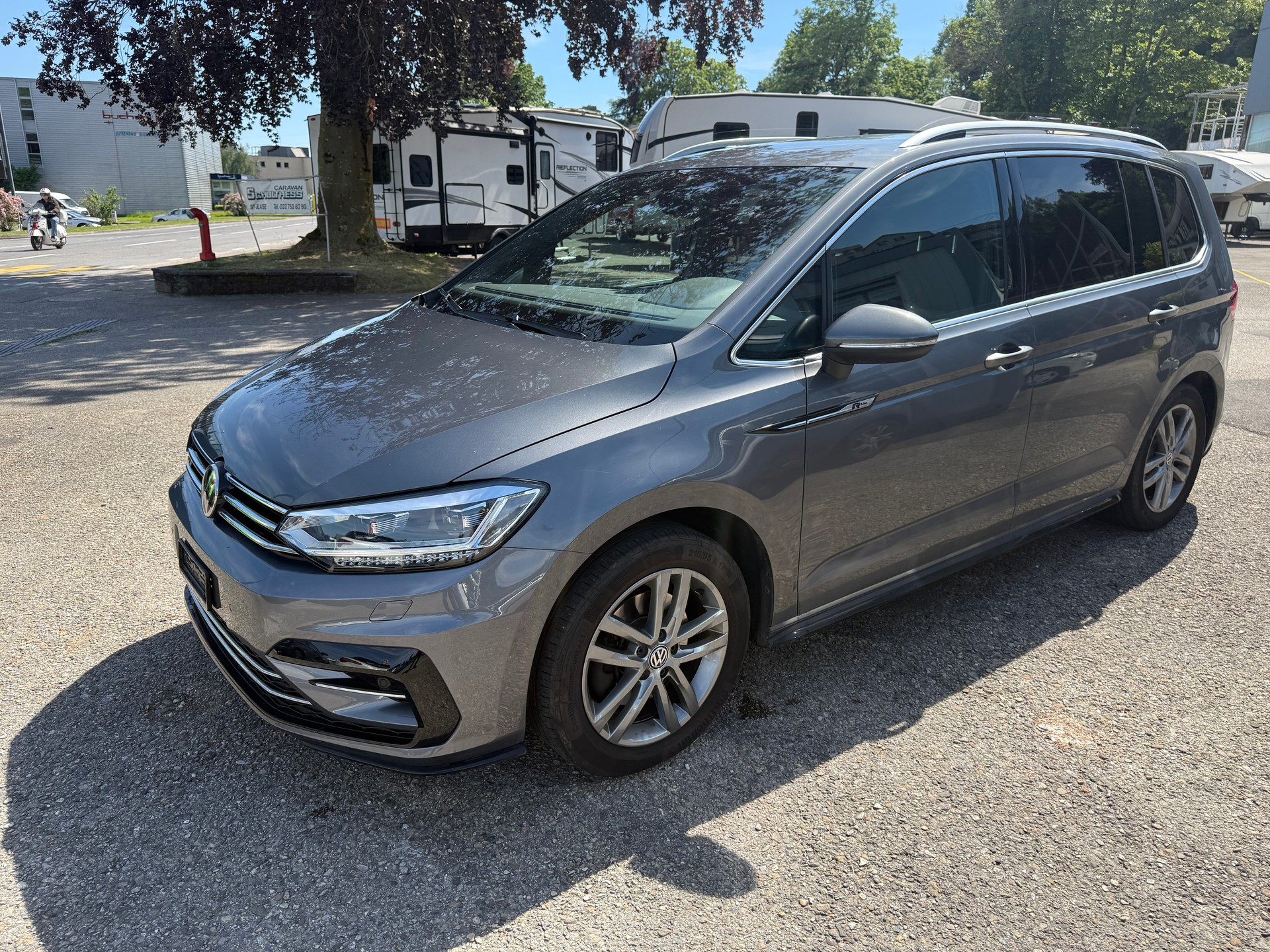 VW Touran 1.4 TSI BlueMotion Technology Highline DSG-image-2