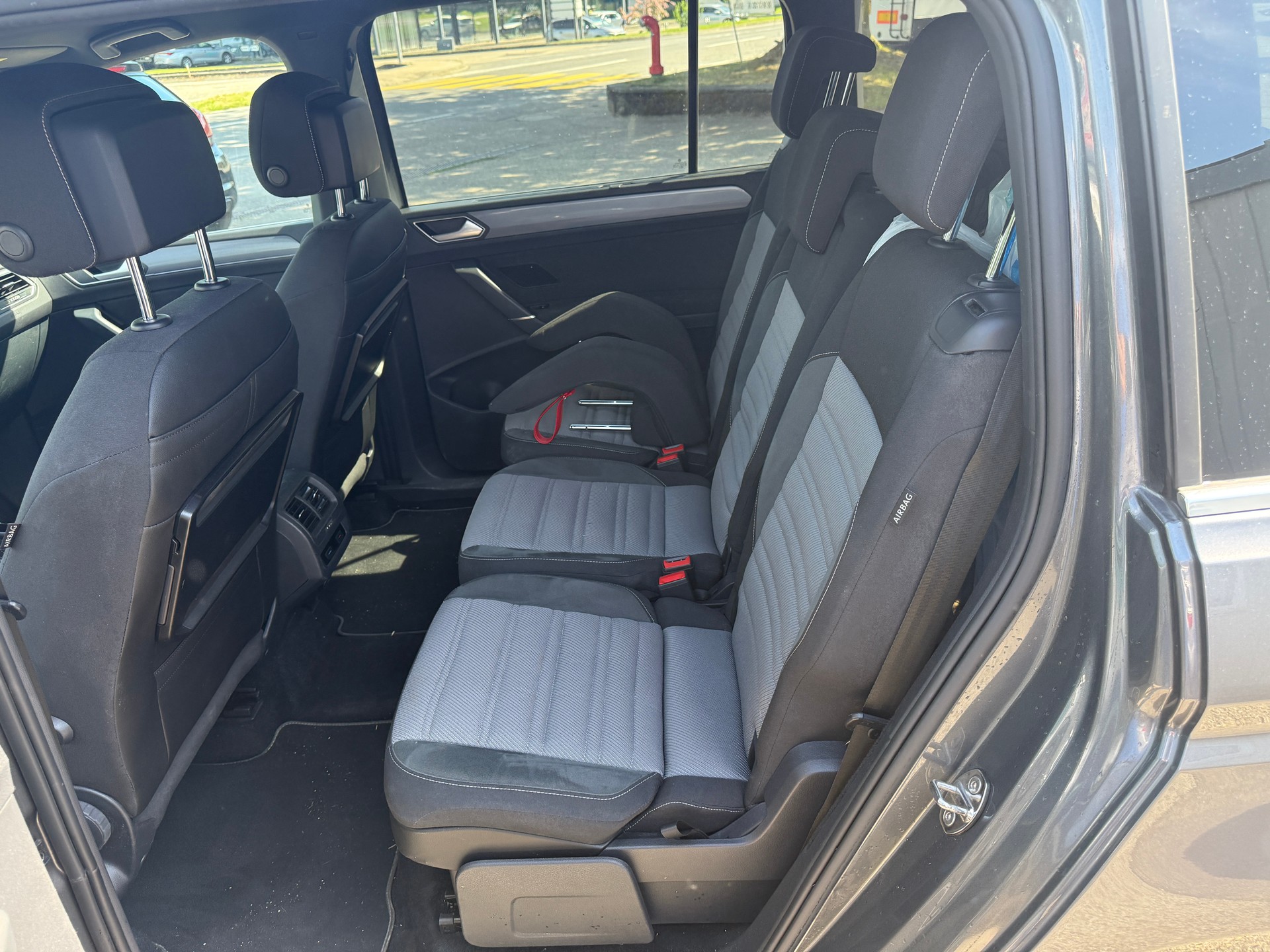 VW Touran 1.4 TSI BlueMotion Technology Highline DSG-image-9