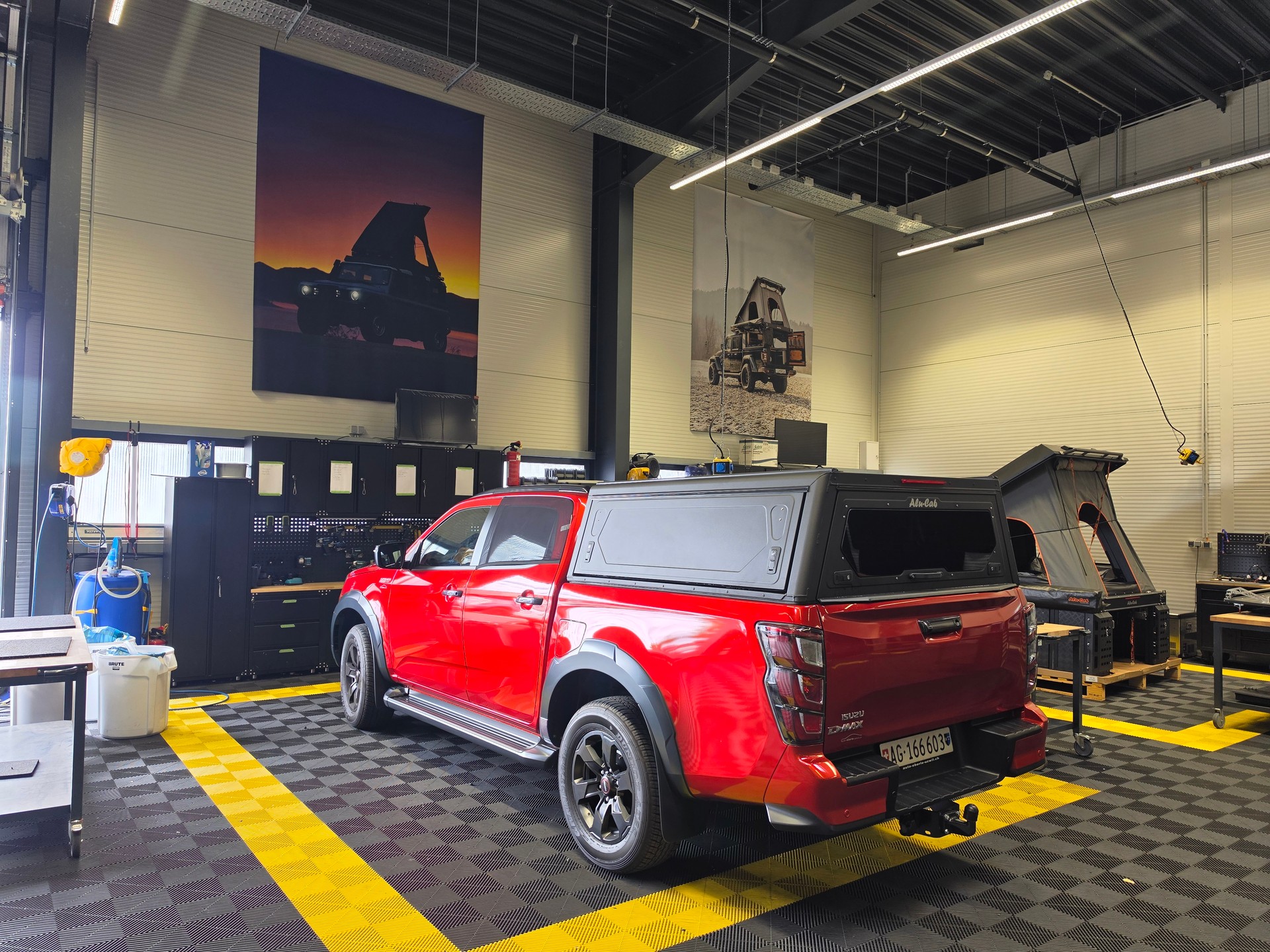 ISUZU 1.9 DDi N60 Nitro Sport 4x4-image-0