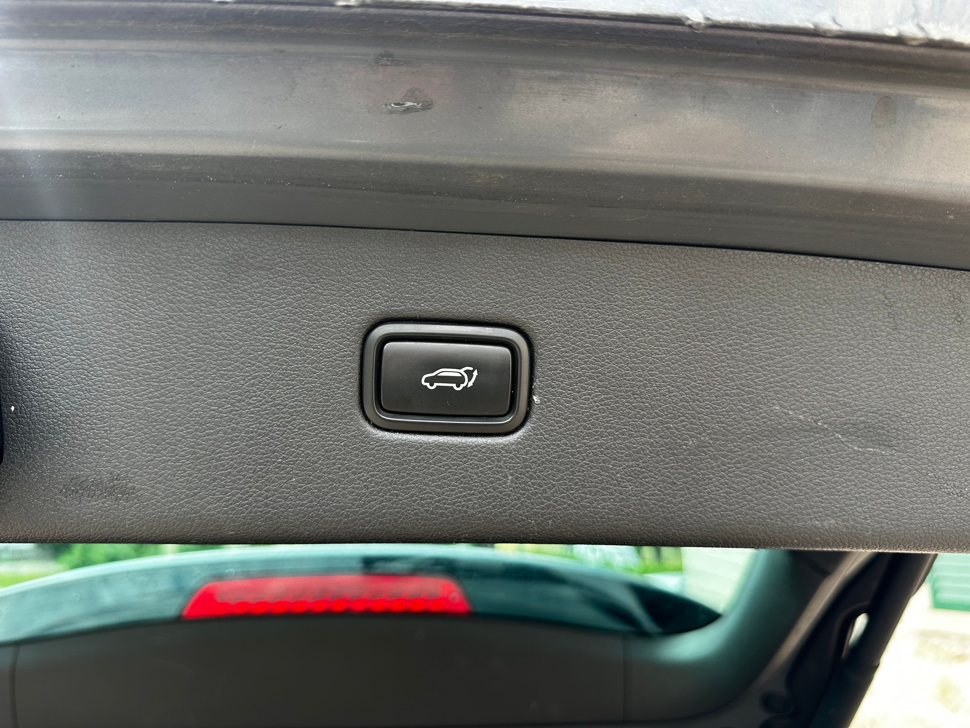 HYUNDAI Tucson 2.0 CRDI Launch Edition 4WD Automatic-image-12
